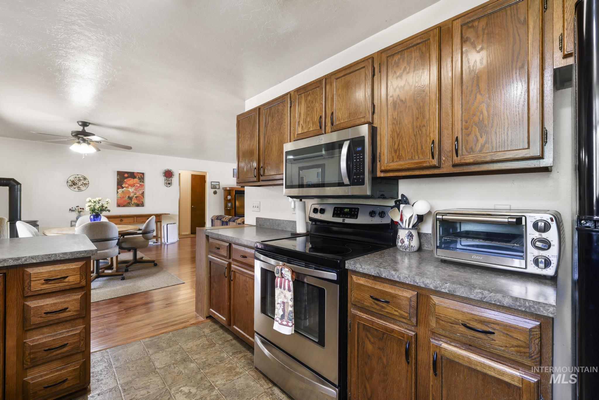 3316 Oregon Trail Drive, Kimberly, Idaho 83341, 4 Bedrooms, 2 Bathrooms, Residential For Sale, Price $525,000, 98991479