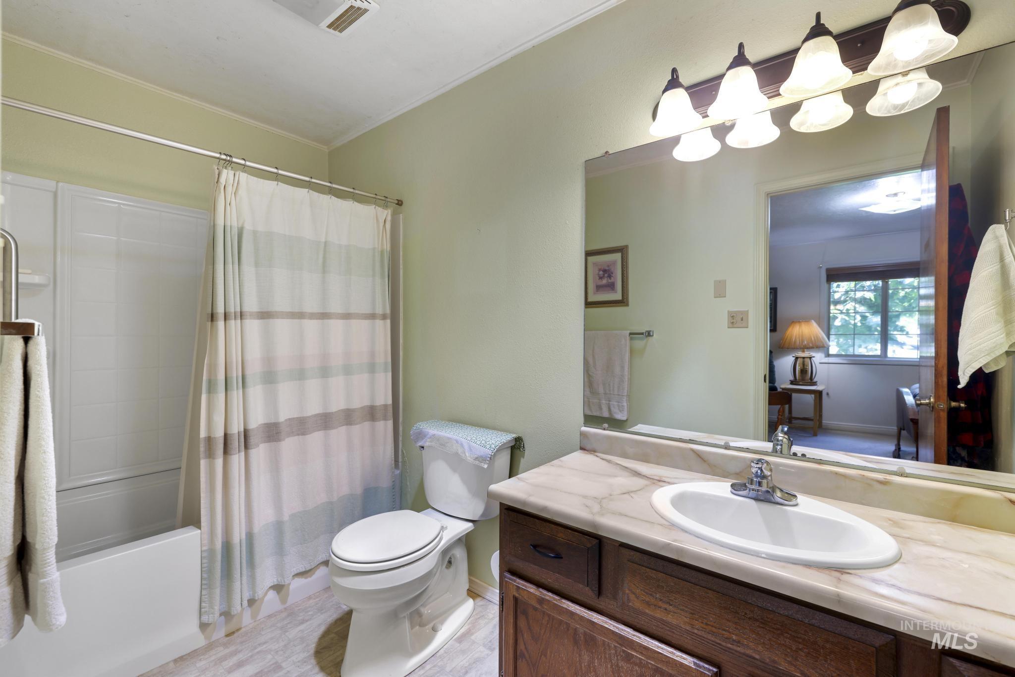 3316 Oregon Trail Drive, Kimberly, Idaho 83341, 4 Bedrooms, 2 Bathrooms, Residential For Sale, Price $525,000, 98991479