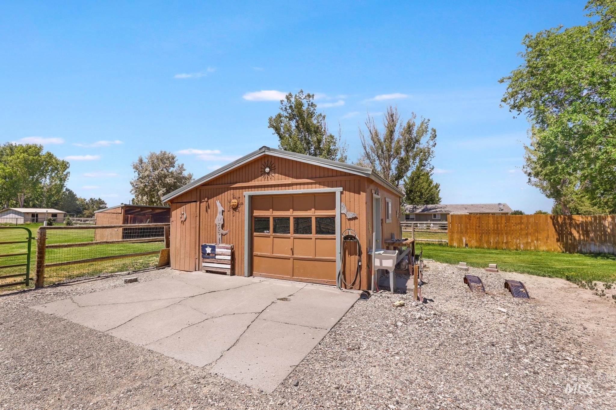 3316 Oregon Trail Drive, Kimberly, Idaho 83341, 4 Bedrooms, 2 Bathrooms, Residential For Sale, Price $525,000, 98991479