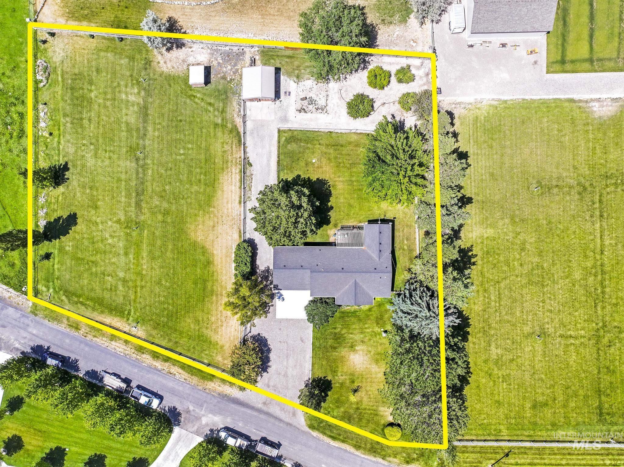 3316 Oregon Trail Drive, Kimberly, Idaho 83341, 4 Bedrooms, 2 Bathrooms, Residential For Sale, Price $525,000, 98991479