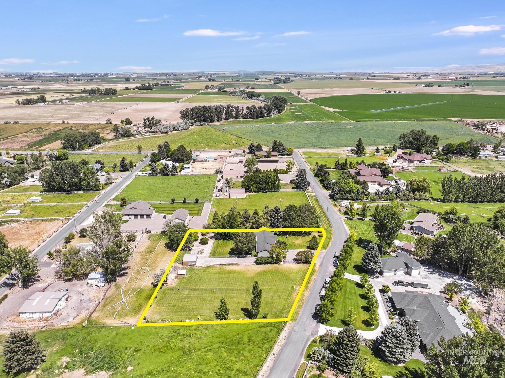 3316 Oregon Trail Drive, Kimberly, Idaho 83341, 4 Bedrooms, 2 Bathrooms, Residential For Sale, Price $525,000, 98991479