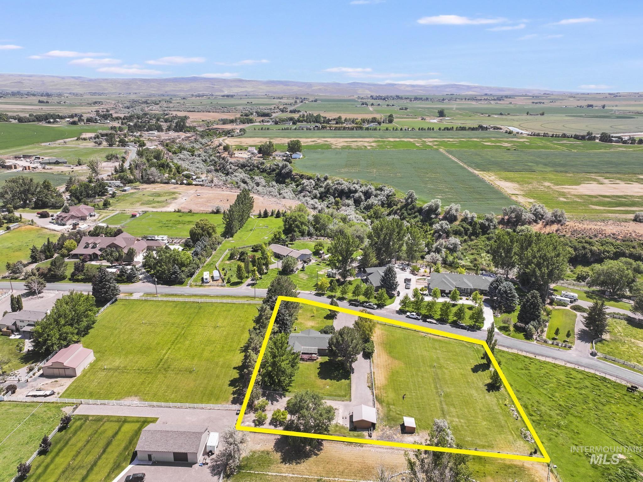 3316 Oregon Trail Drive, Kimberly, Idaho 83341, 4 Bedrooms, 2 Bathrooms, Residential For Sale, Price $525,000, 98991479