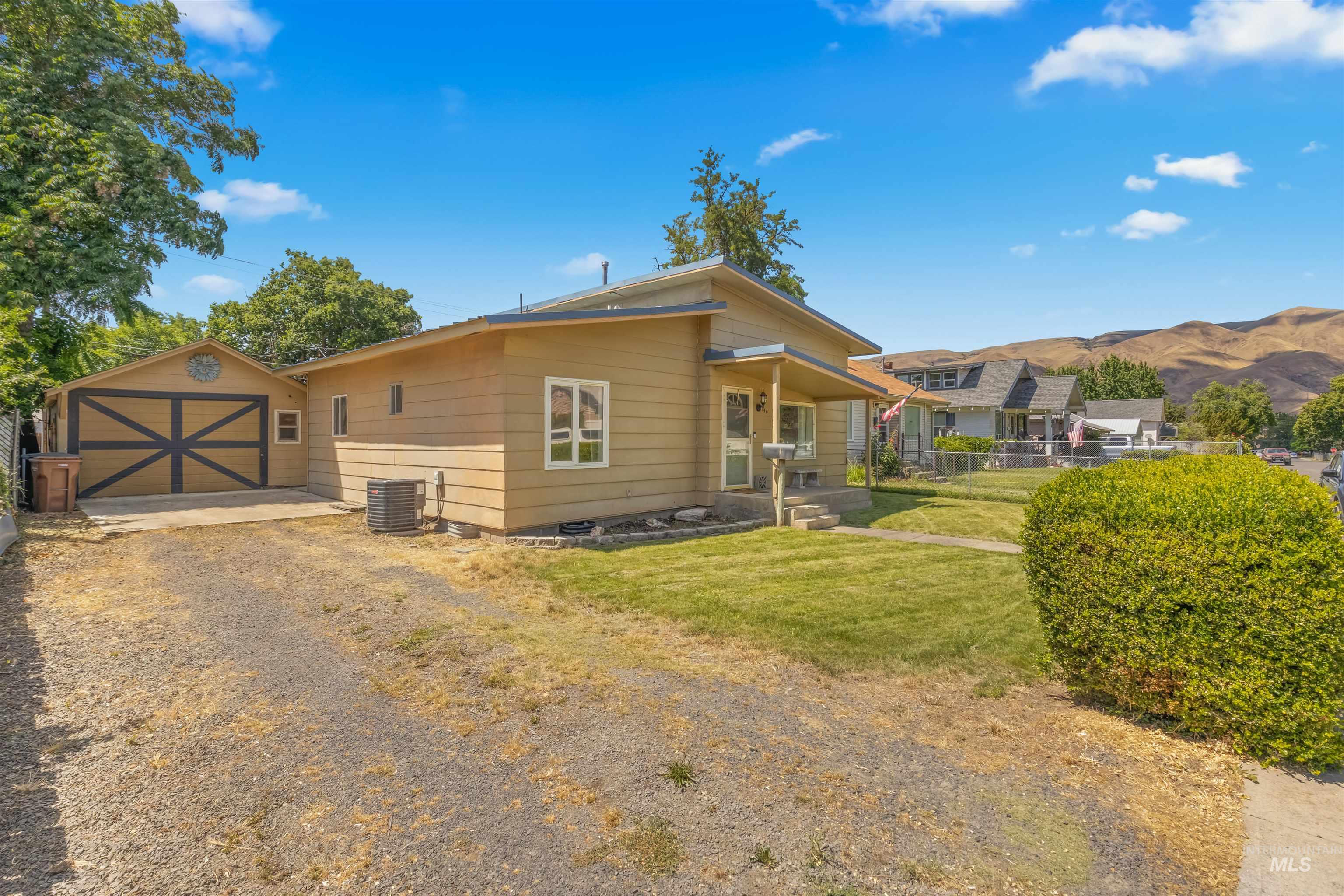740 9th Street, Clarkston, Washington 99403, 3 Bedrooms, 1.5 Bathrooms, Residential For Sale, Price $289,900, 98991481