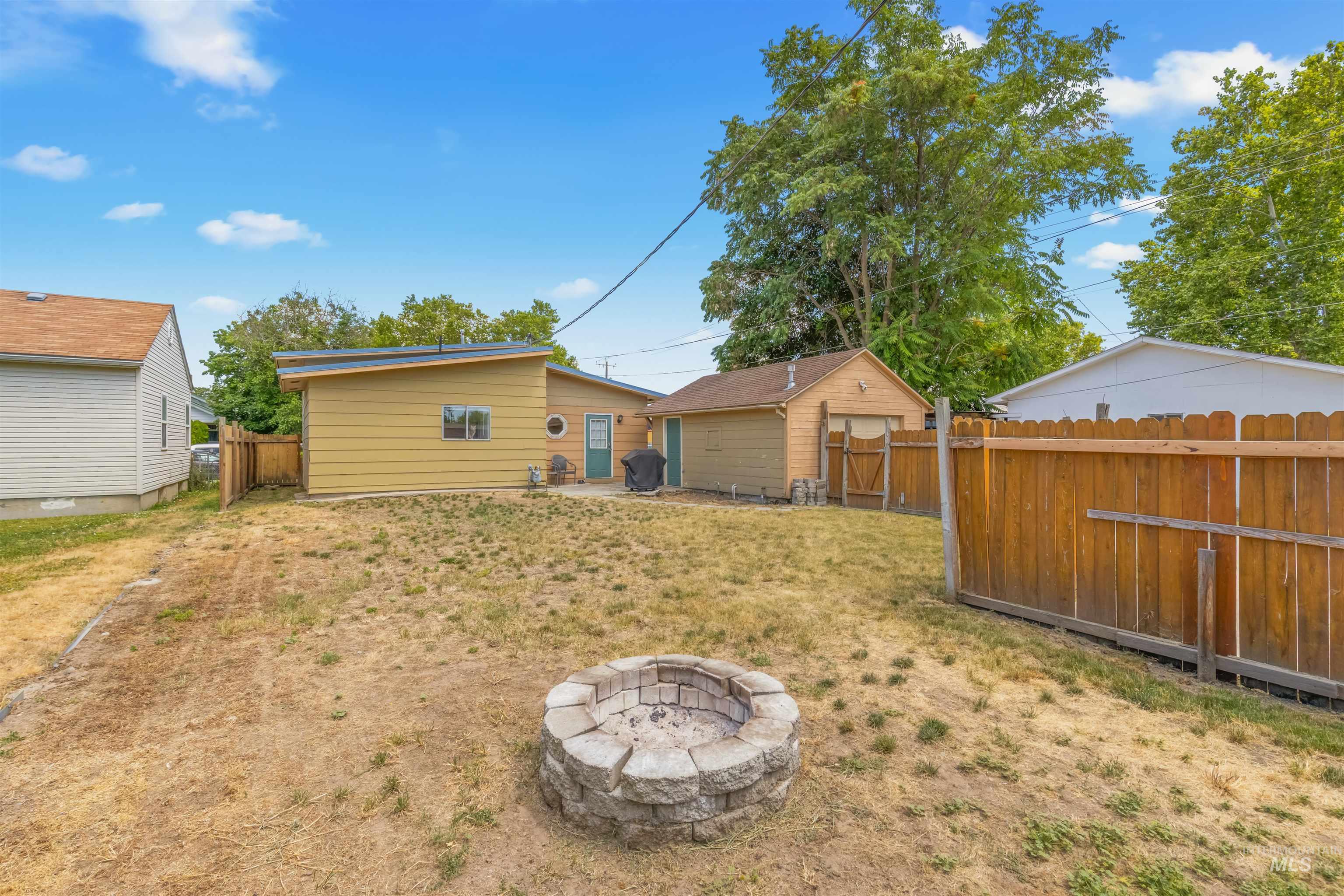 740 9th Street, Clarkston, Washington 99403, 3 Bedrooms, 1.5 Bathrooms, Residential For Sale, Price $289,900, 98991481