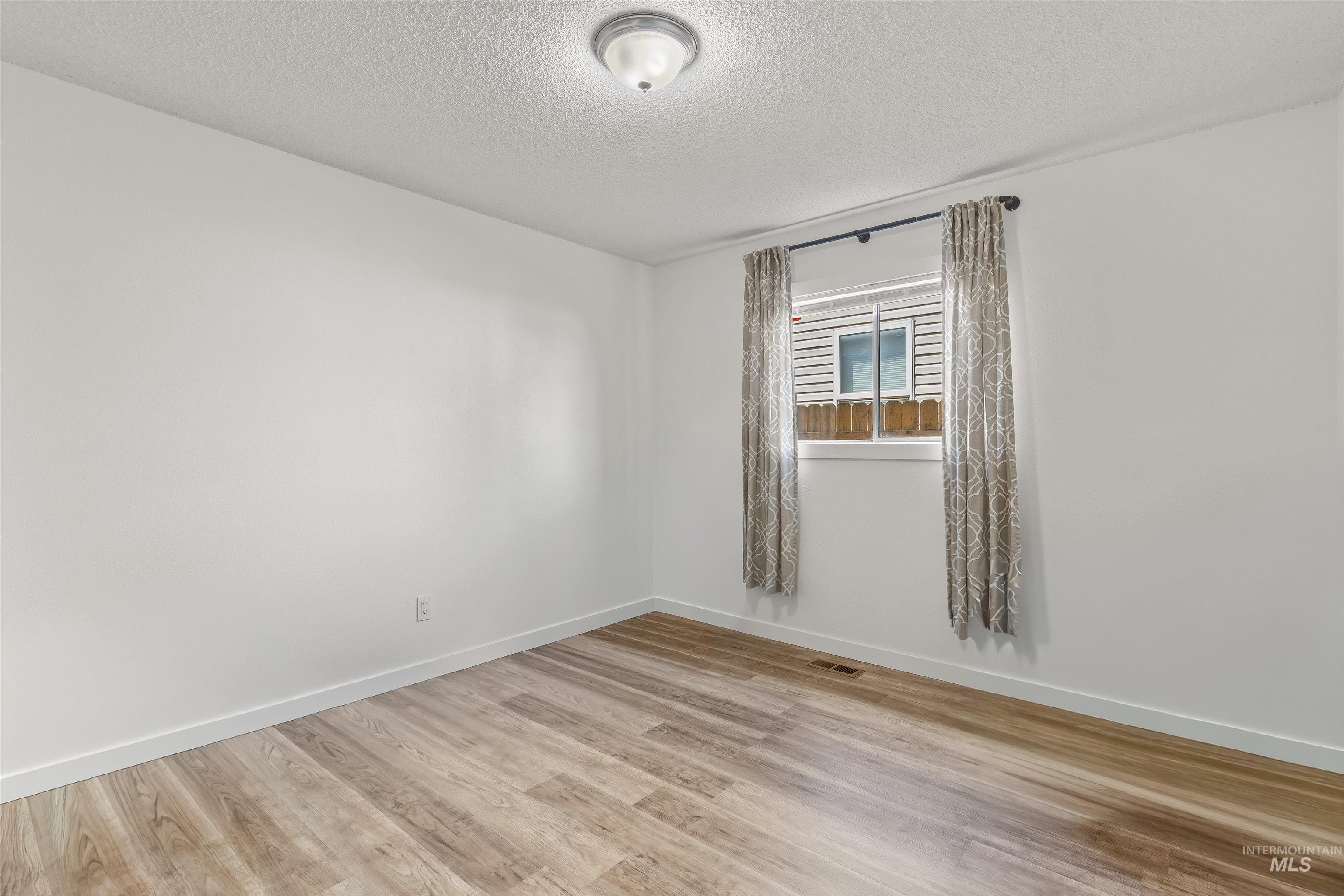 740 9th Street, Clarkston, Washington 99403, 3 Bedrooms, 1.5 Bathrooms, Residential For Sale, Price $289,900, 98991481