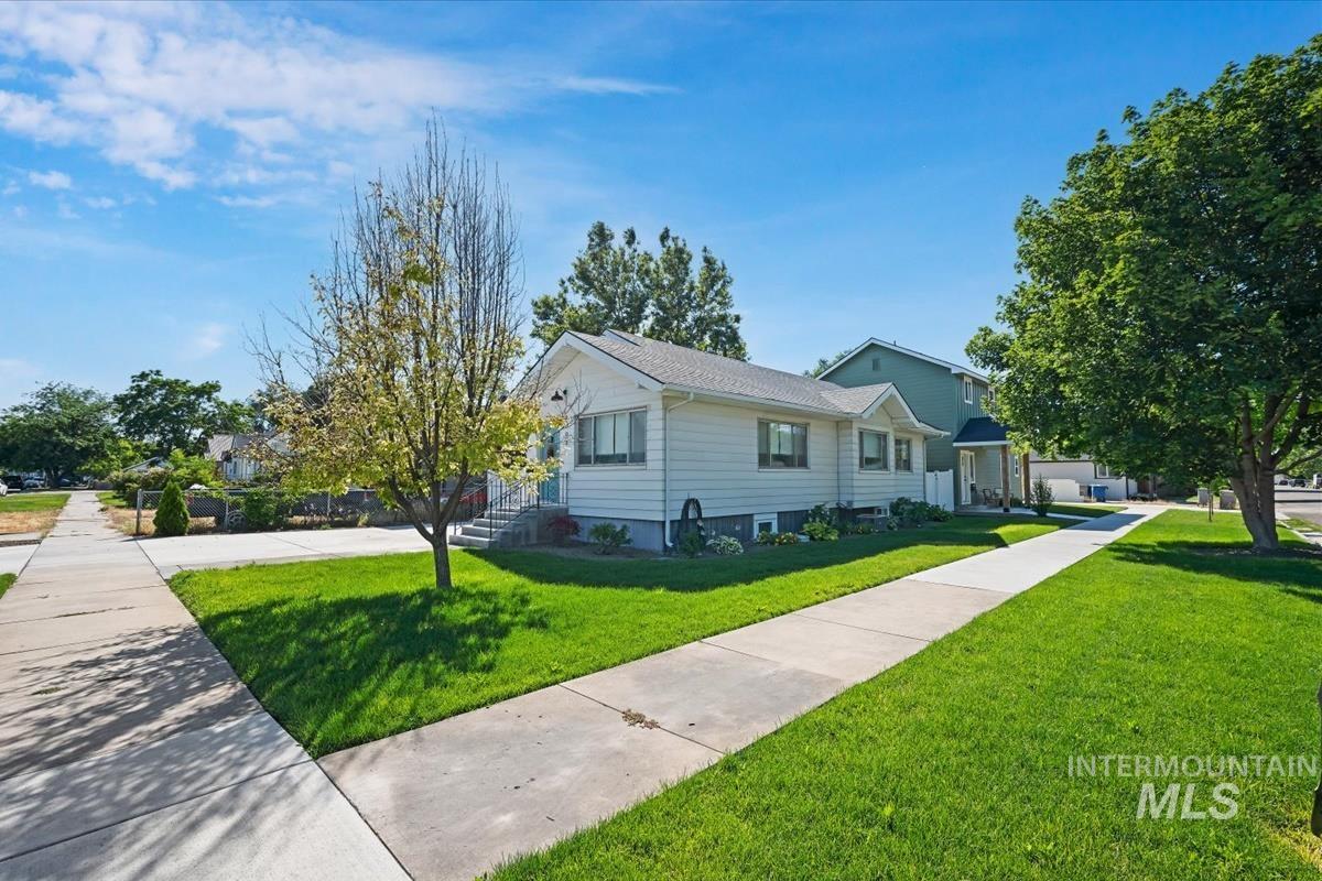1003 15th Ave. S., Nampa, Idaho 83651, 4 Bedrooms, 2 Bathrooms, Residential For Sale, Price $369,900, 98991482