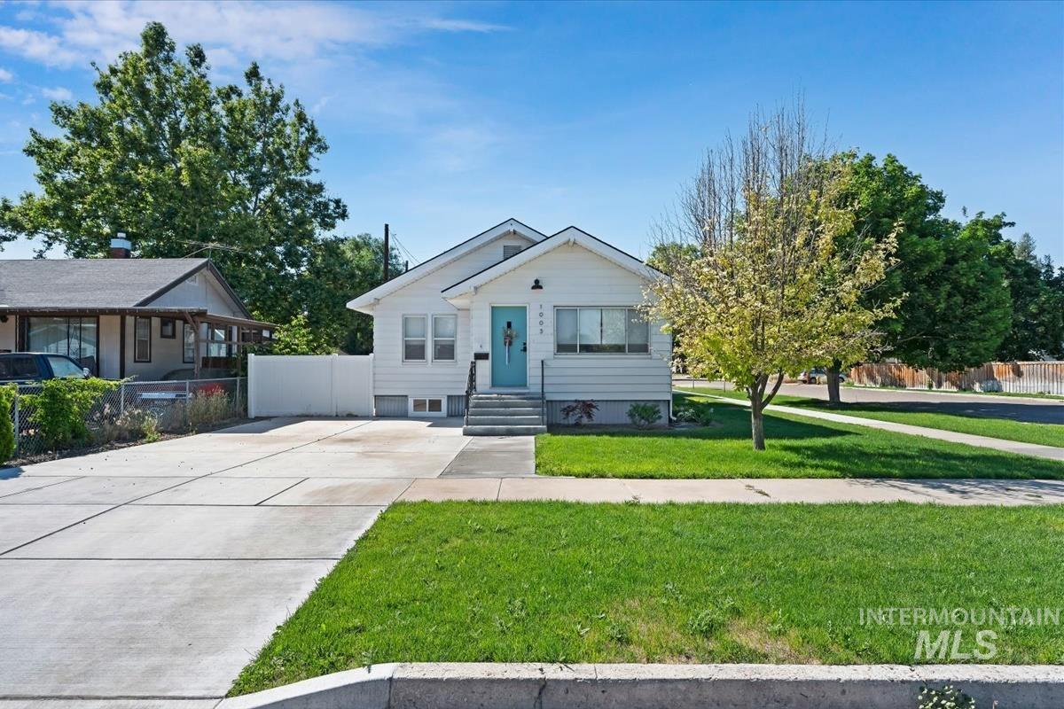 1003 15th Ave. S., Nampa, Idaho 83651, 4 Bedrooms, 2 Bathrooms, Residential For Sale, Price $369,900, 98991482