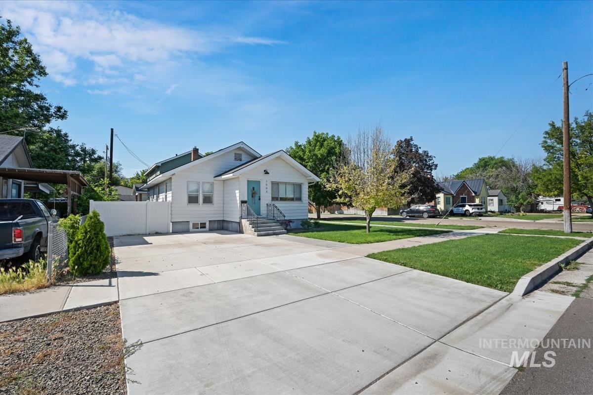 1003 15th Ave. S., Nampa, Idaho 83651, 4 Bedrooms, 2 Bathrooms, Residential For Sale, Price $369,900, 98991482