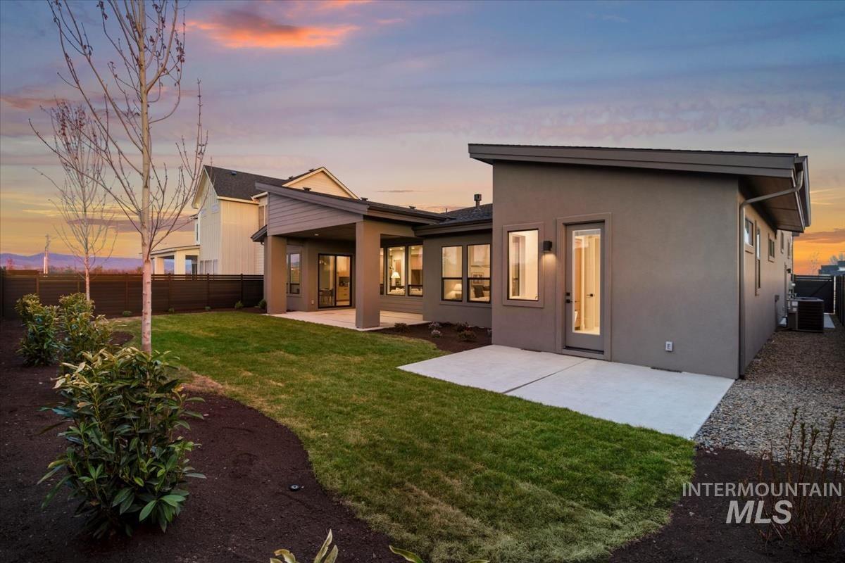 7290 W Bed Mill St, Eagle, Idaho 83616, 3 Bedrooms, 2.5 Bathrooms, Residential For Sale, Price $949,900, 98991492
