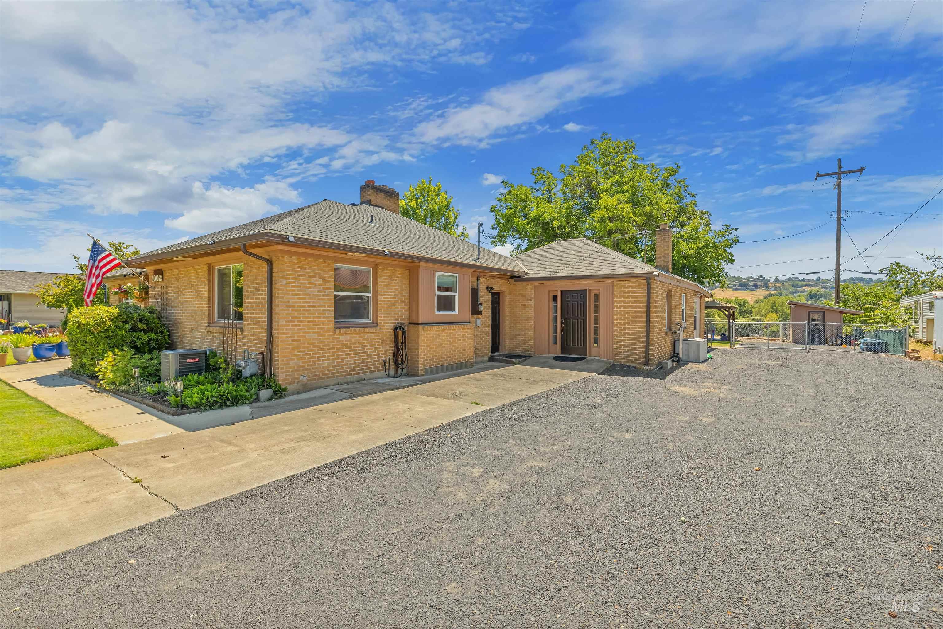 1002 15th ave., Lewiston, Idaho 83501-3725, 4 Bedrooms, 3 Bathrooms, Residential For Sale, Price $450,000, 98991494