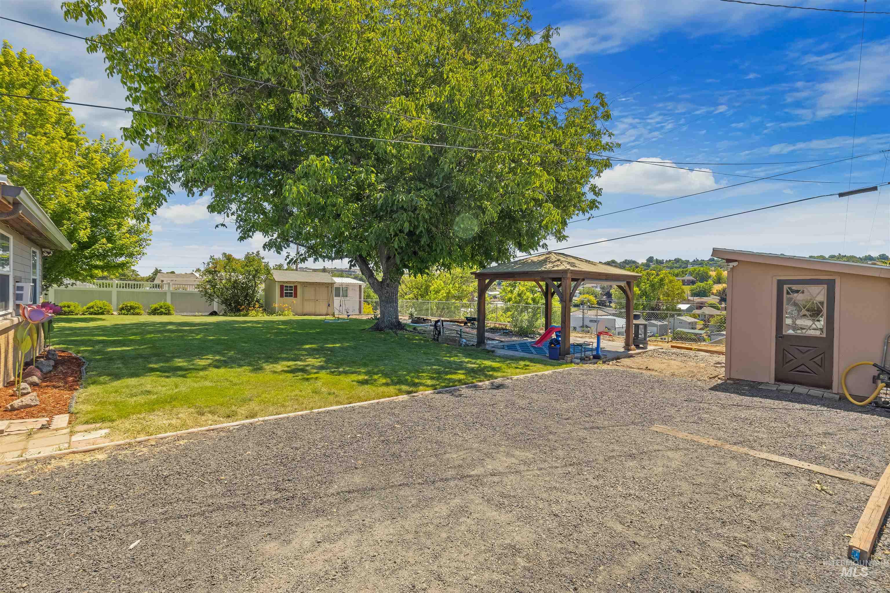 1002 15th ave., Lewiston, Idaho 83501-3725, 4 Bedrooms, 3 Bathrooms, Residential For Sale, Price $450,000, 98991494