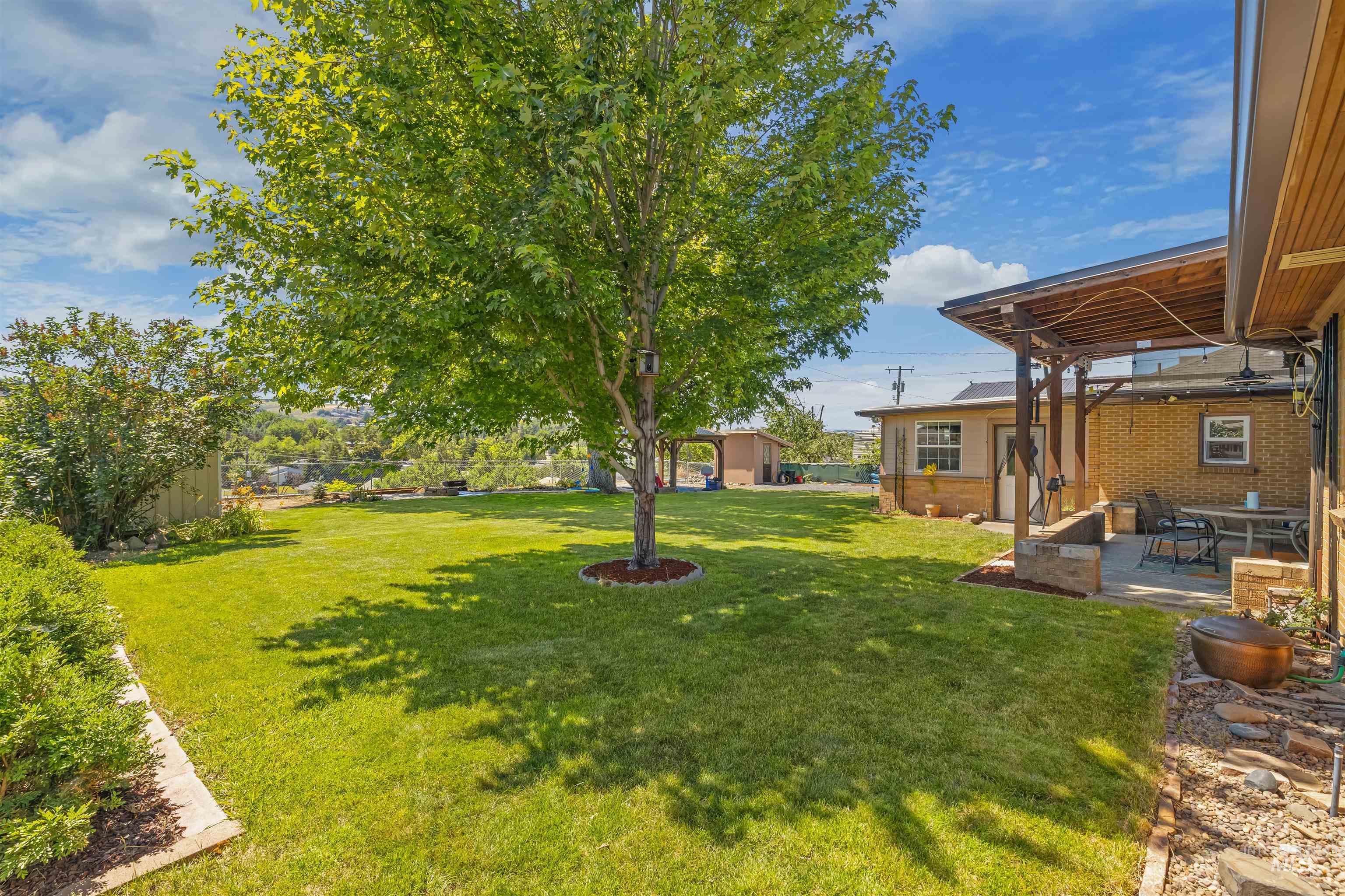 1002 15th ave., Lewiston, Idaho 83501-3725, 4 Bedrooms, 3 Bathrooms, Residential For Sale, Price $450,000, 98991494