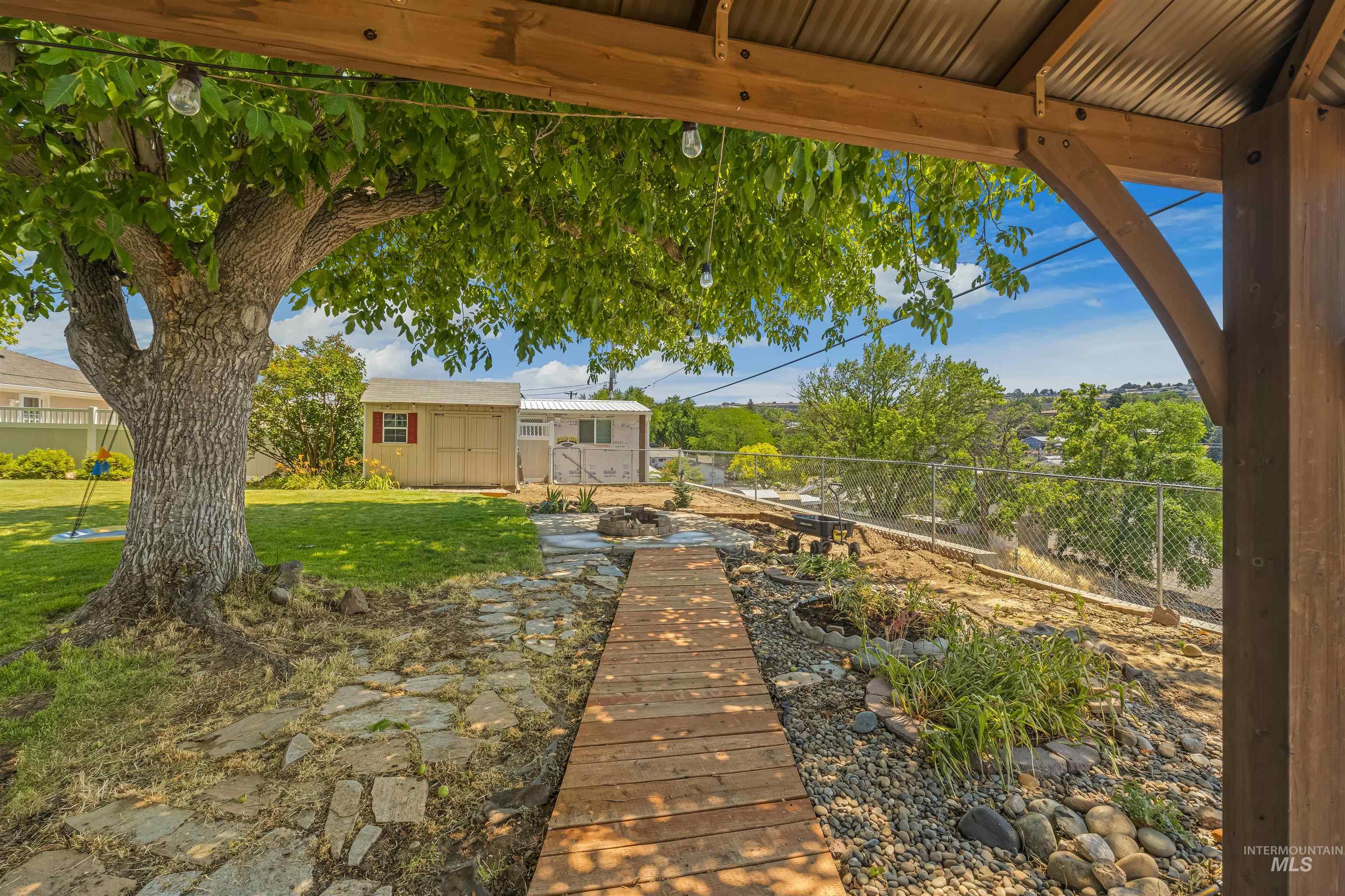 1002 15th ave., Lewiston, Idaho 83501-3725, 4 Bedrooms, 3 Bathrooms, Residential For Sale, Price $450,000, 98991494