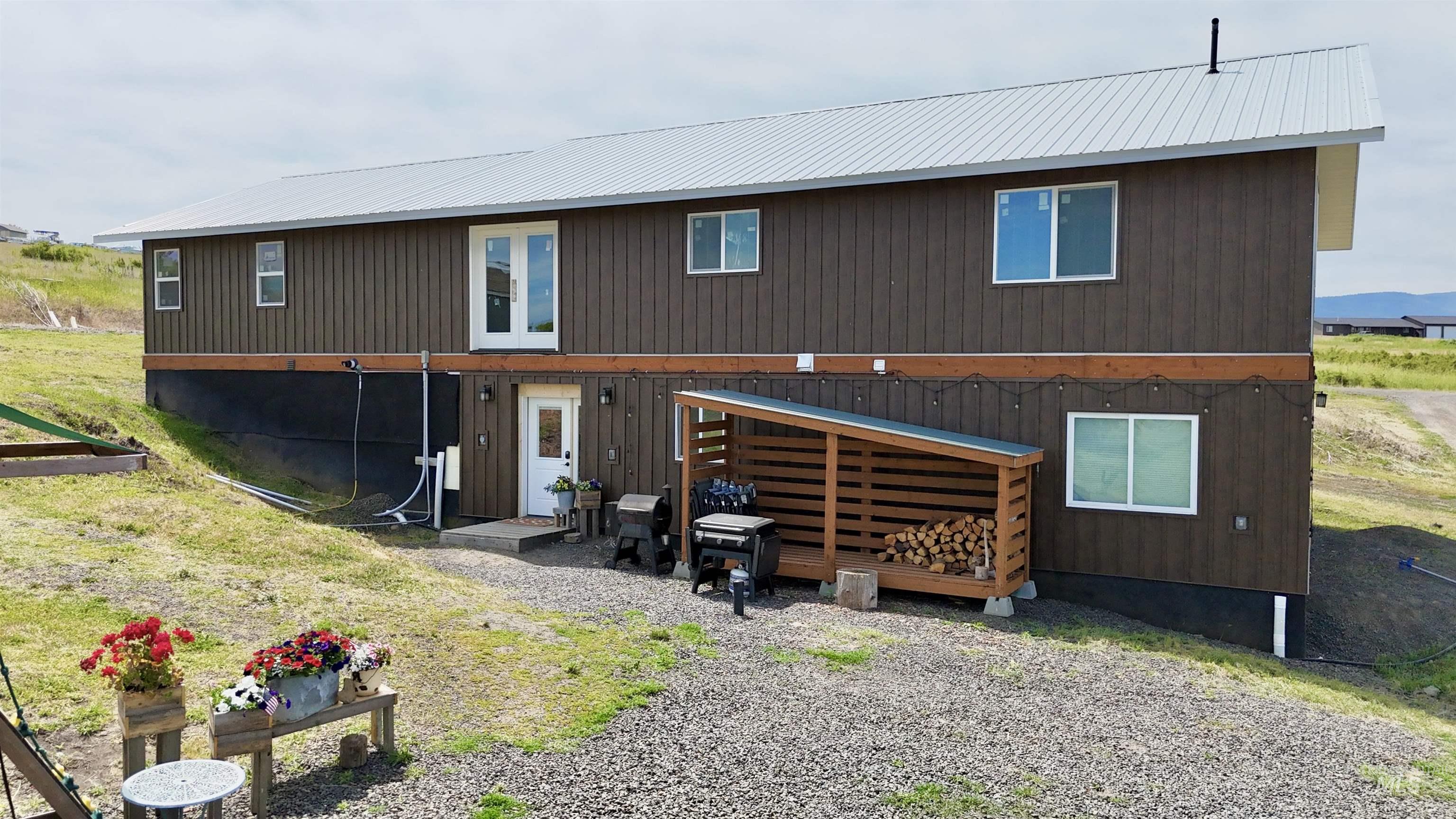 176 Golden Hills Dr., Grangeville, Idaho 83530, 2 Bedrooms, 1 Bathroom, Residential For Sale, Price $585,000, 98991500