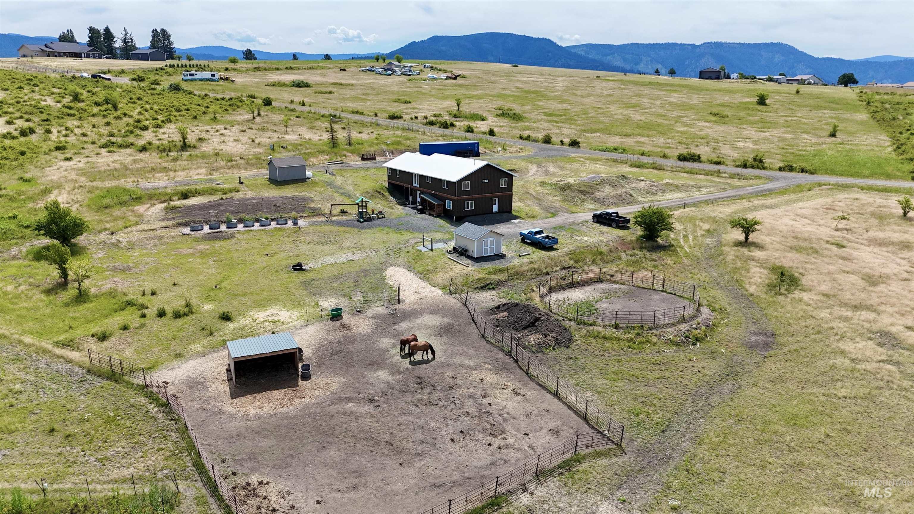 176 Golden Hills Dr., Grangeville, Idaho 83530, 2 Bedrooms, 1 Bathroom, Residential For Sale, Price $585,000, 98991500