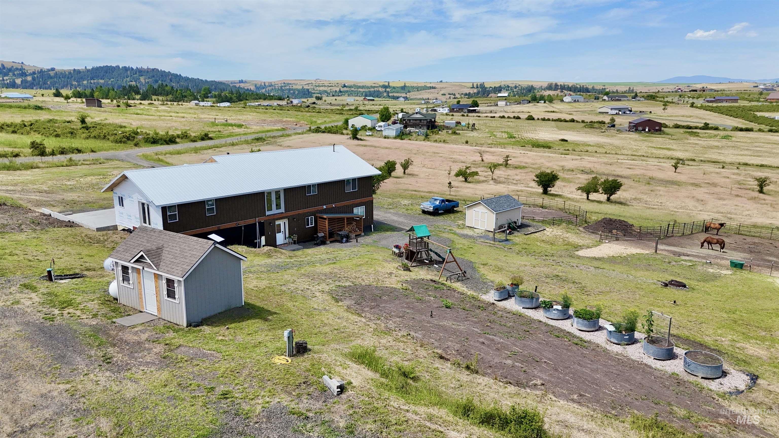 176 Golden Hills Dr., Grangeville, Idaho 83530, 2 Bedrooms, 1 Bathroom, Residential For Sale, Price $585,000, 98991500