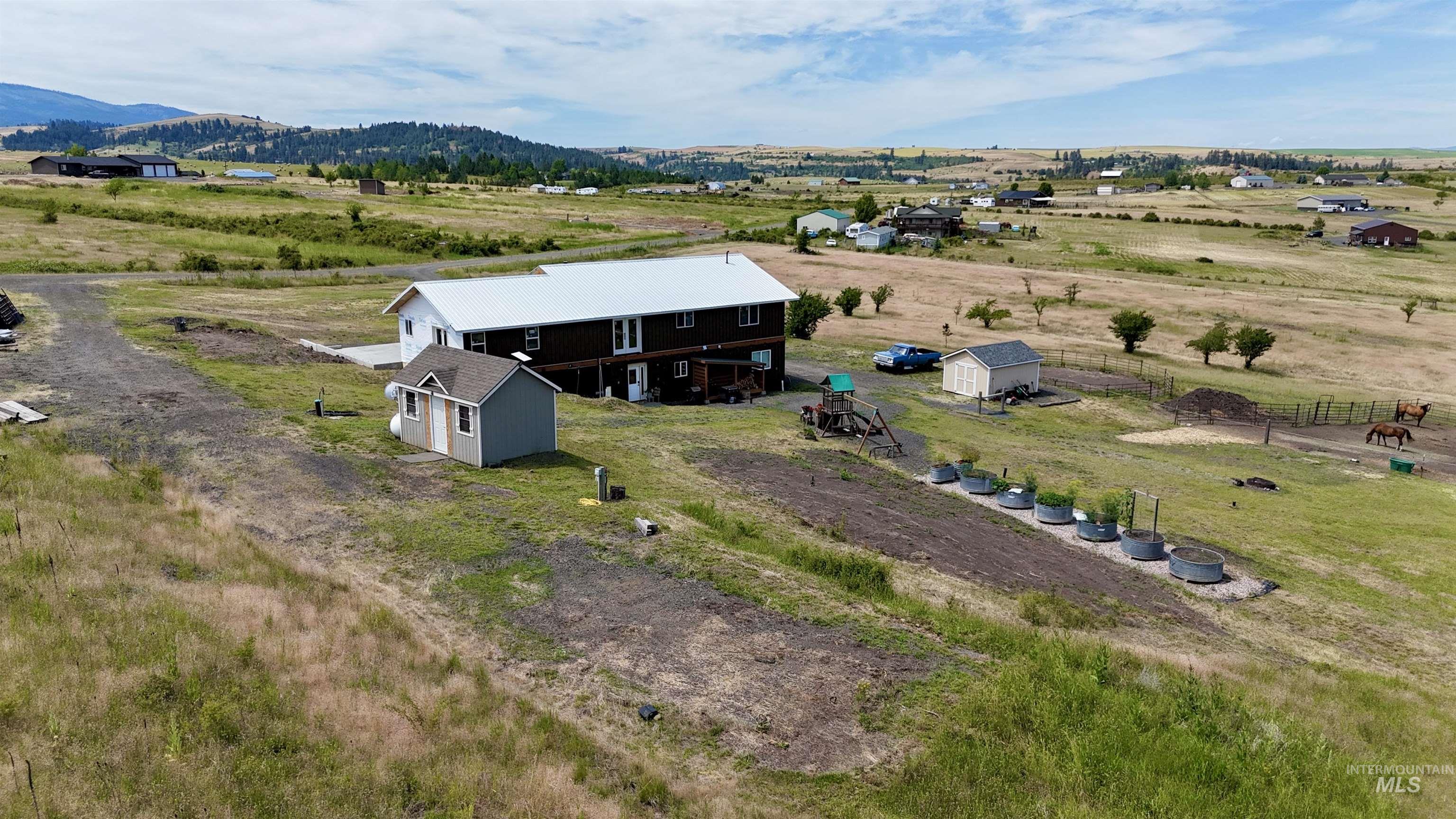 176 Golden Hills Dr., Grangeville, Idaho 83530, 2 Bedrooms, 1 Bathroom, Residential For Sale, Price $585,000, 98991500