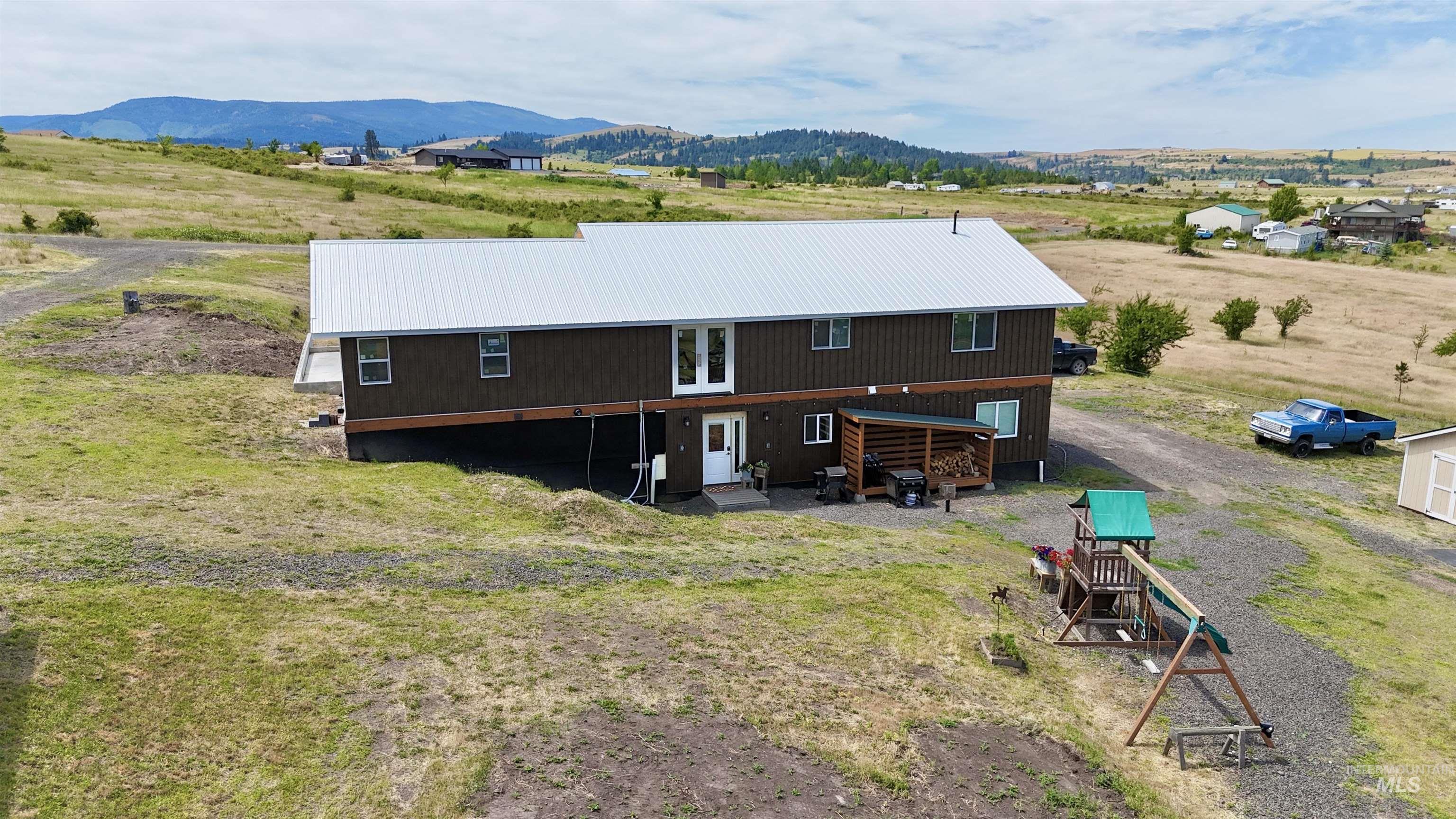 176 Golden Hills Dr., Grangeville, Idaho 83530, 2 Bedrooms, 1 Bathroom, Residential For Sale, Price $585,000, 98991500