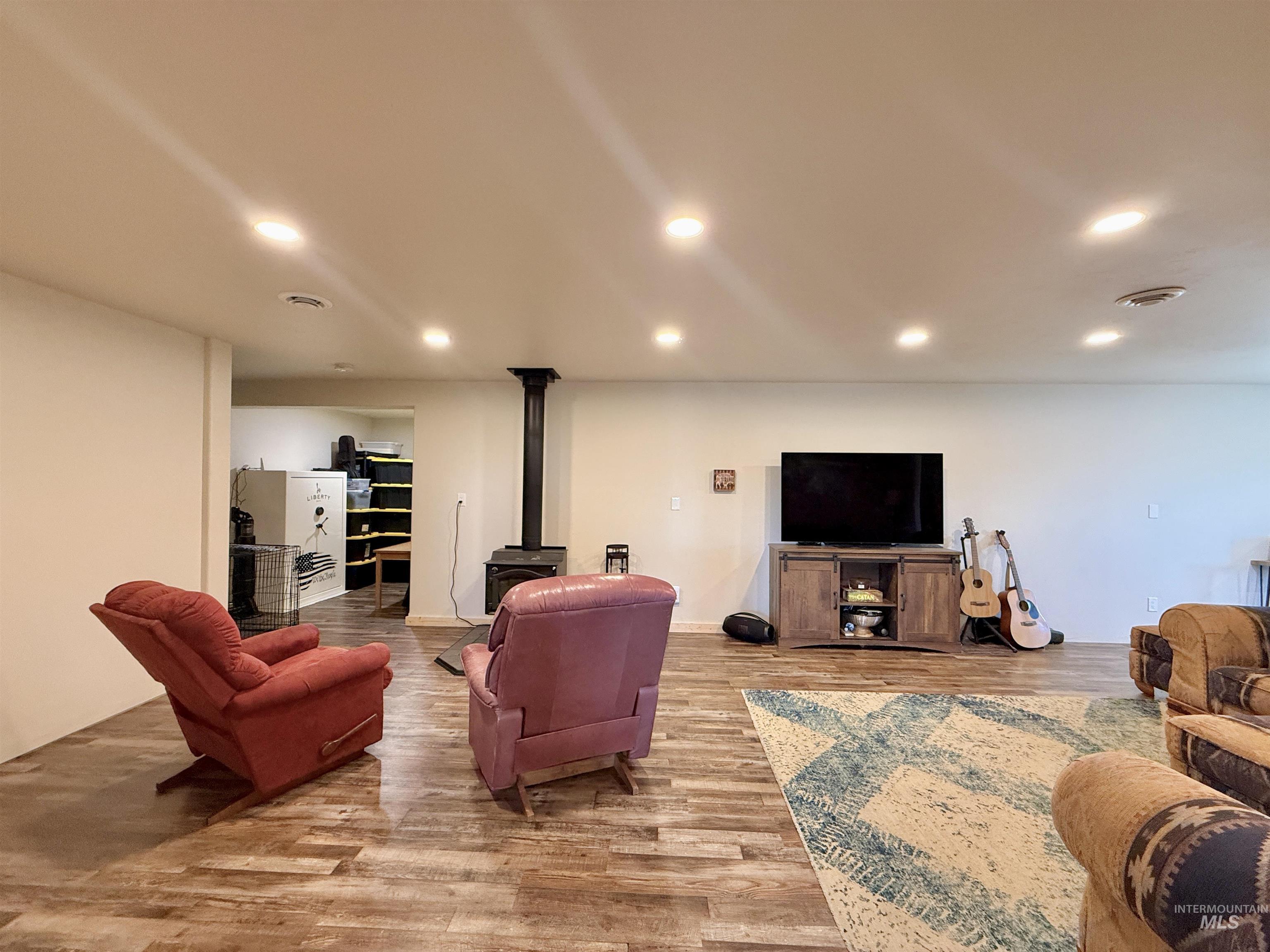 176 Golden Hills Dr., Grangeville, Idaho 83530, 2 Bedrooms, 1 Bathroom, Residential For Sale, Price $585,000, 98991500