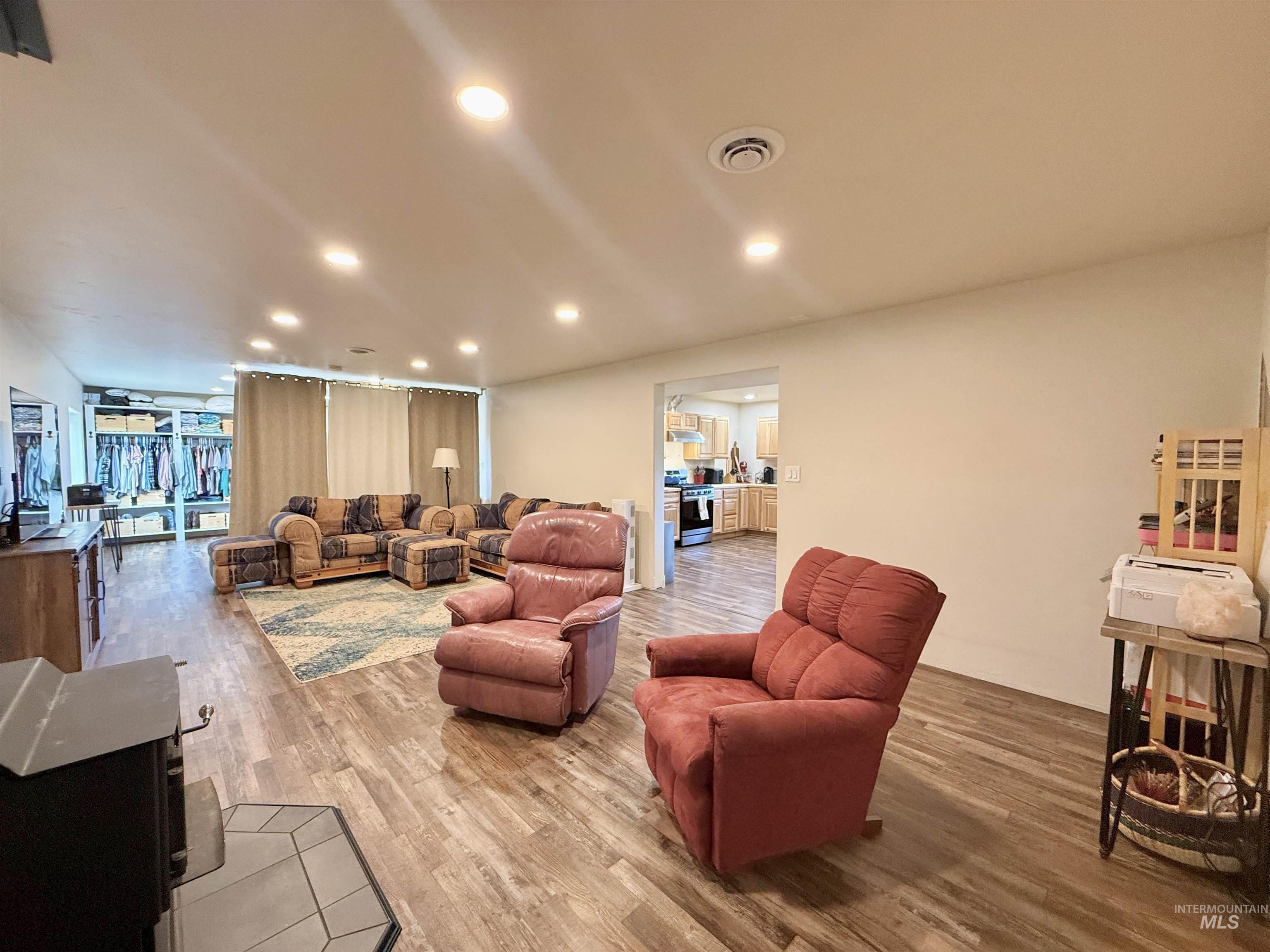 176 Golden Hills Dr., Grangeville, Idaho 83530, 2 Bedrooms, 1 Bathroom, Residential For Sale, Price $585,000, 98991500