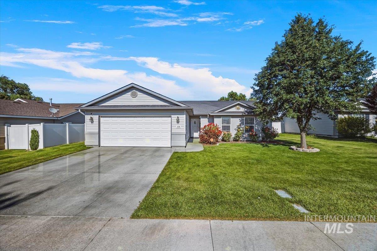 1235 Golden Pheasant Dr., Twin Falls, Idaho 83301, 3 Bedrooms, 2 Bathrooms, Residential For Sale, Price $350,000,MLS 98991501