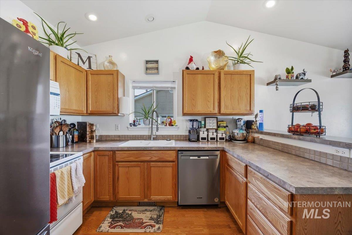 1235 Golden Pheasant Dr., Twin Falls, Idaho 83301, 3 Bedrooms, 2 Bathrooms, Residential For Sale, Price $350,000,MLS 98991501
