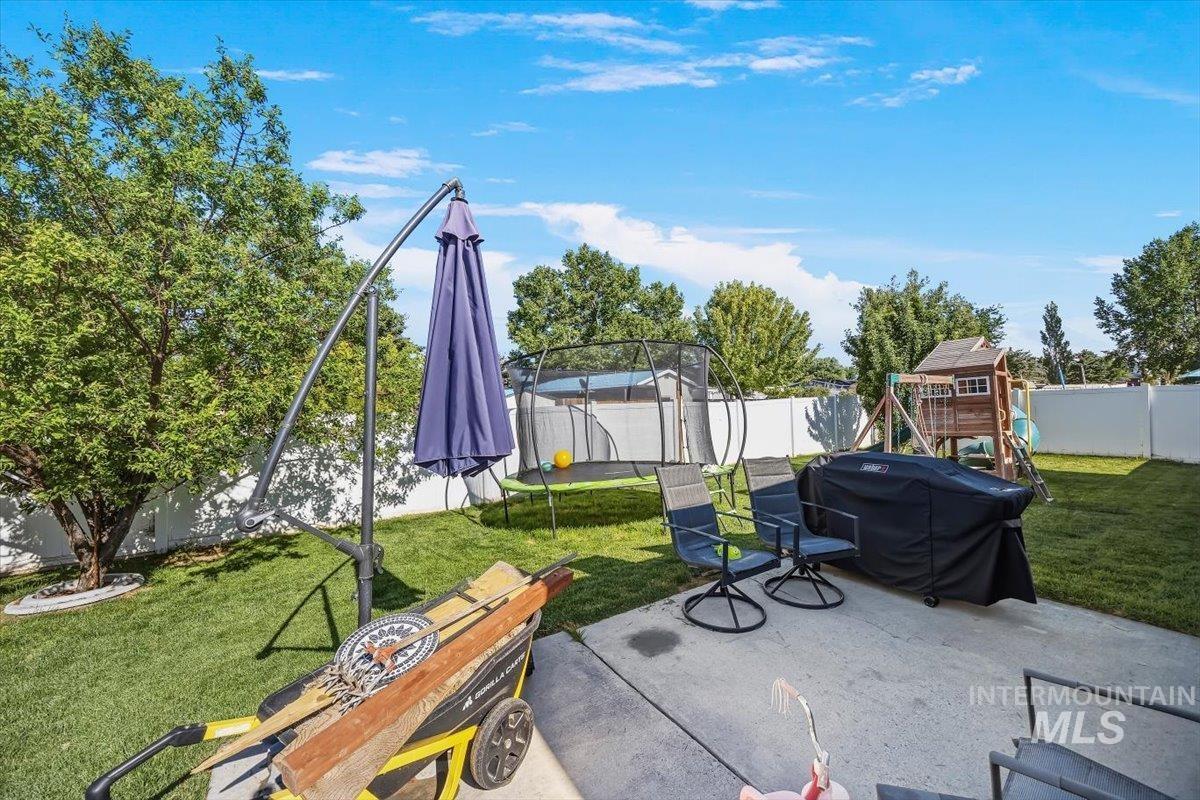 1235 Golden Pheasant Dr., Twin Falls, Idaho 83301, 3 Bedrooms, 2 Bathrooms, Residential For Sale, Price $350,000,MLS 98991501