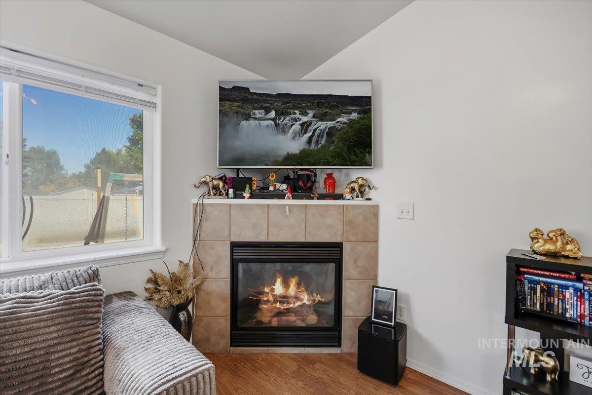 1235 Golden Pheasant Dr., Twin Falls, Idaho 83301, 3 Bedrooms, 2 Bathrooms, Residential For Sale, Price $350,000,MLS 98991501
