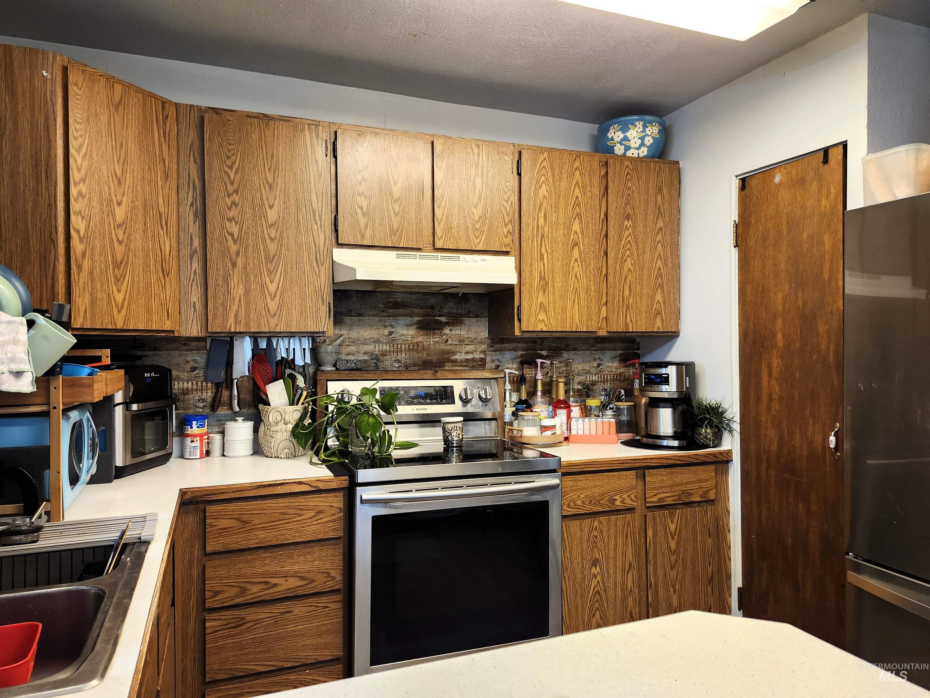 825 Larch Street, Potlatch, Idaho 83855, 3 Bedrooms, 1.5 Bathrooms, Residential For Sale, Price $258,000, 98991502