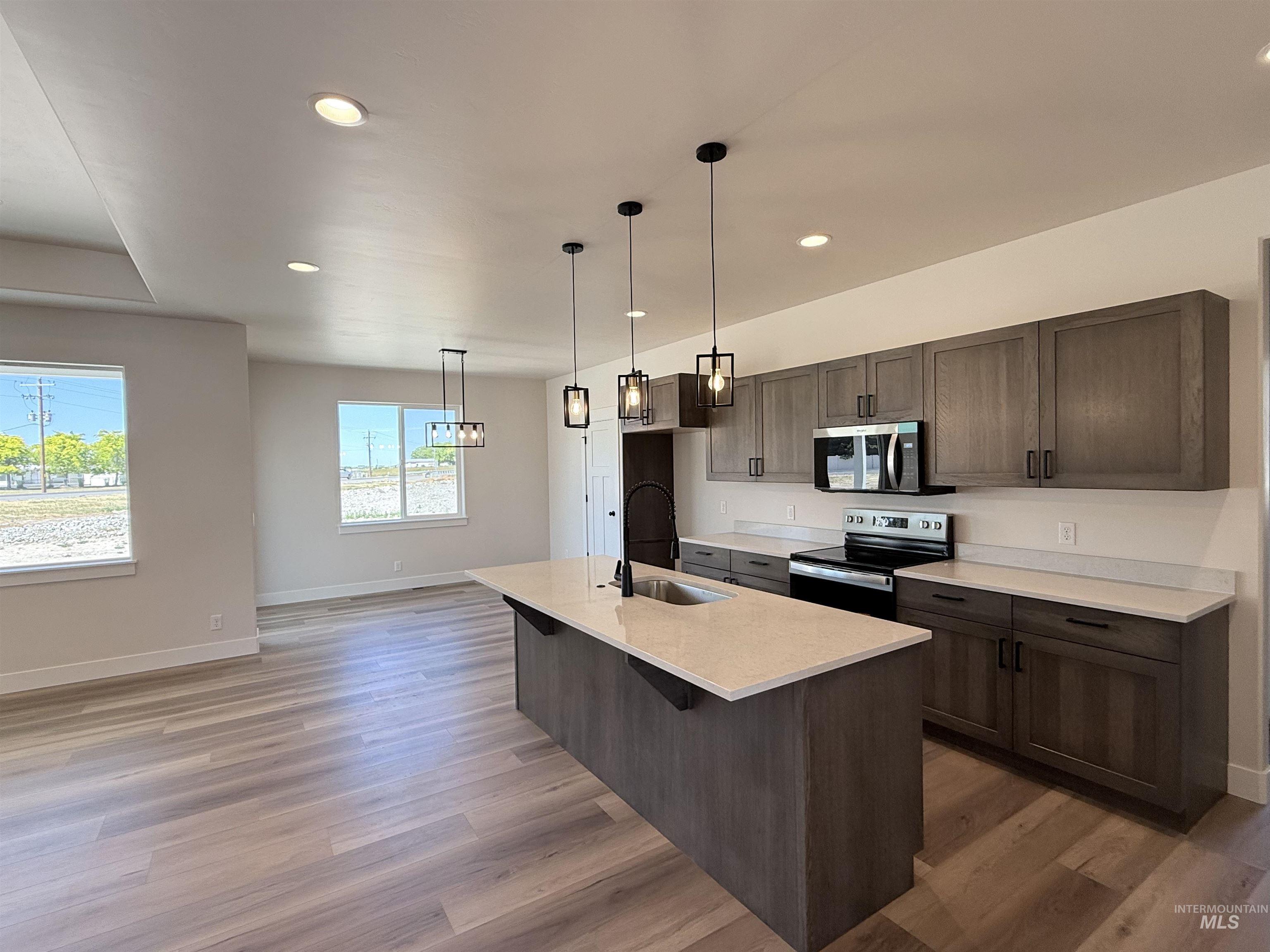 720 E Clark St., Paul, Idaho 83347, 3 Bedrooms, 2 Bathrooms, Residential For Sale, Price $372,000,MLS 98991505