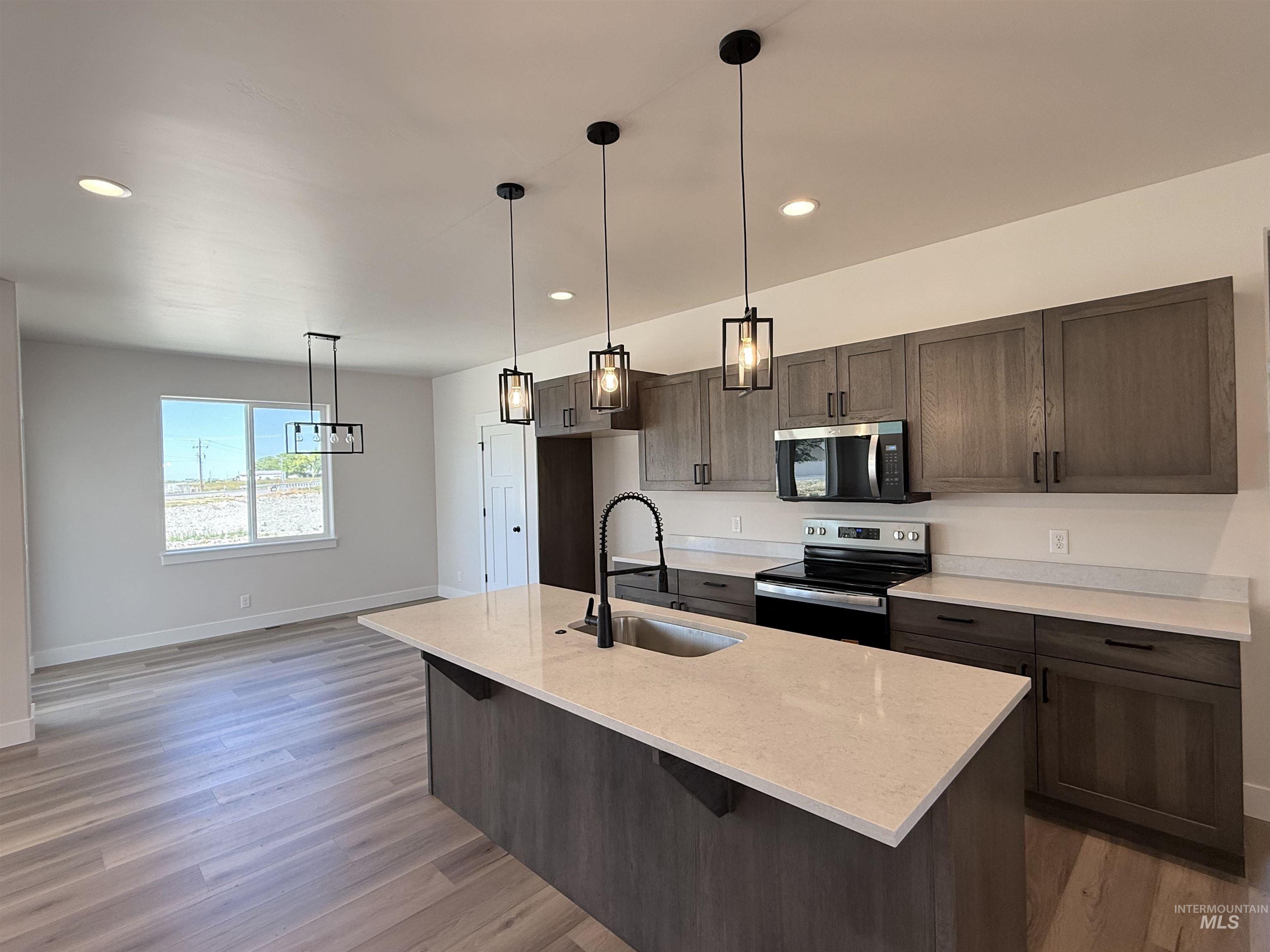 720 E Clark St., Paul, Idaho 83347, 3 Bedrooms, 2 Bathrooms, Residential For Sale, Price $372,000,MLS 98991505