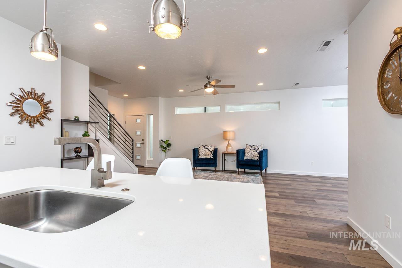 795 E Bissett St, Meridian, Idaho 83642, 3 Bedrooms, 2.5 Bathrooms, Residential For Sale, Price $572,500,MLS 98991506