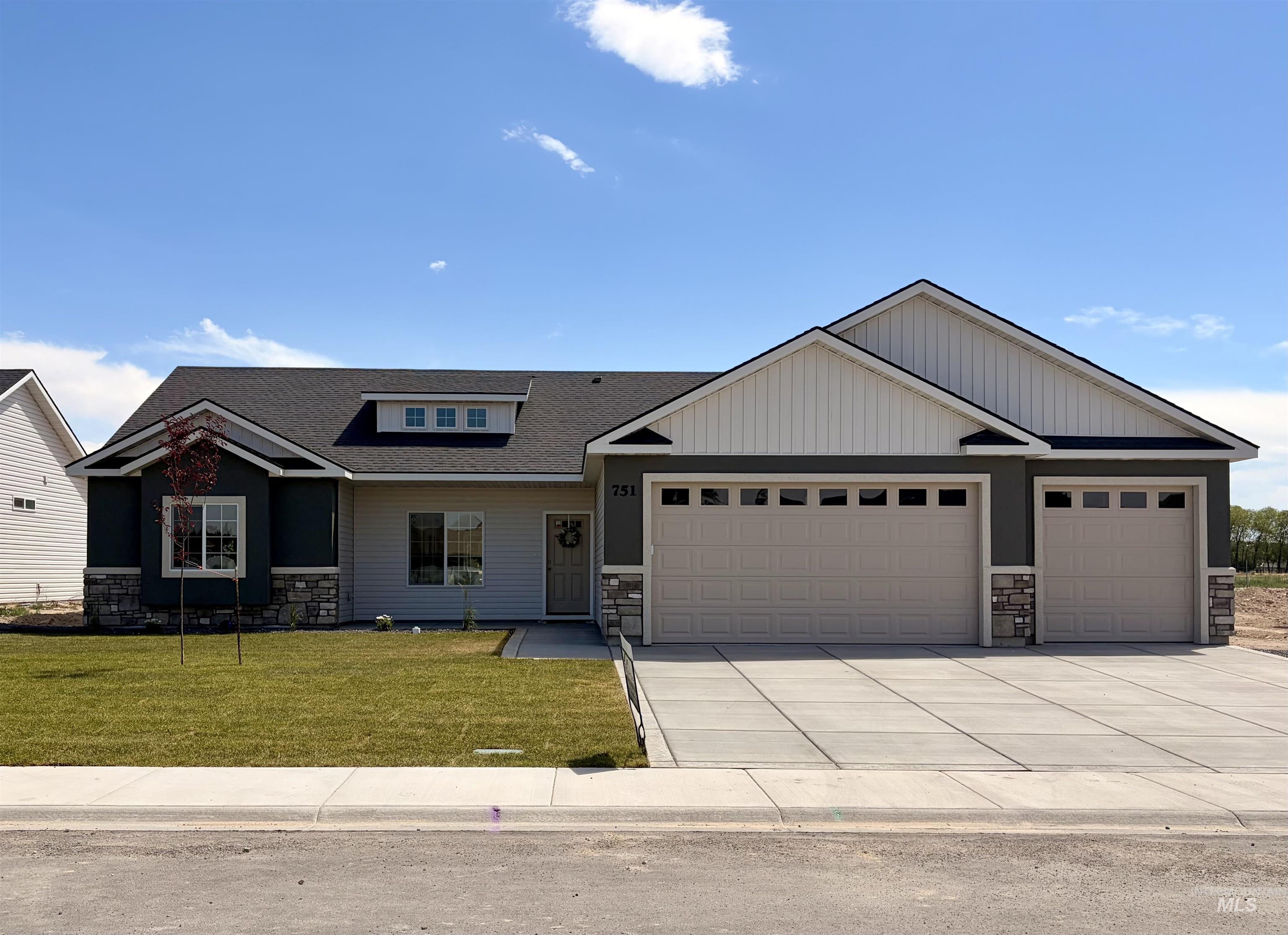 751 Waveland Avenue, Filer, Idaho 83328, 4 Bedrooms, 2 Bathrooms, Residential For Sale, Price $429,000, 98991507