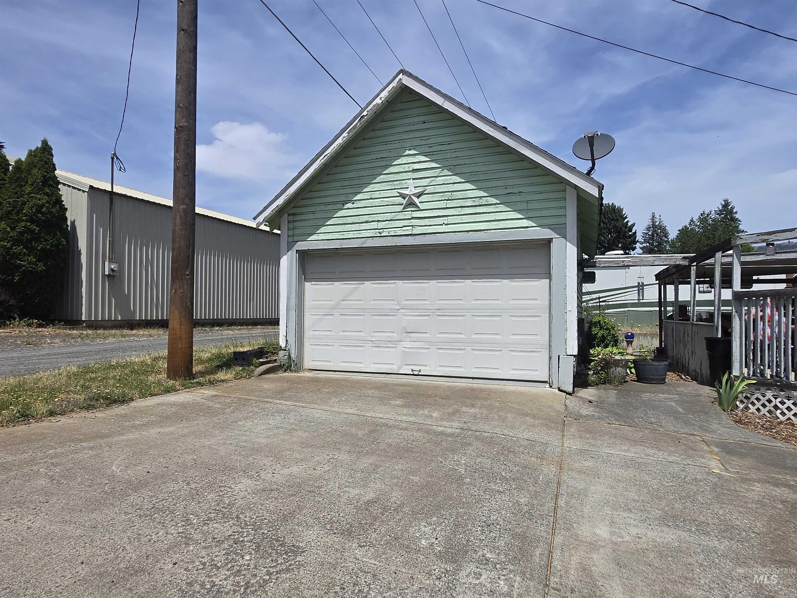 520 Hill St., Kamiah, Idaho 83536, 3 Bedrooms, 1.5 Bathrooms, Residential For Sale, Price $425,000,MLS 98991510