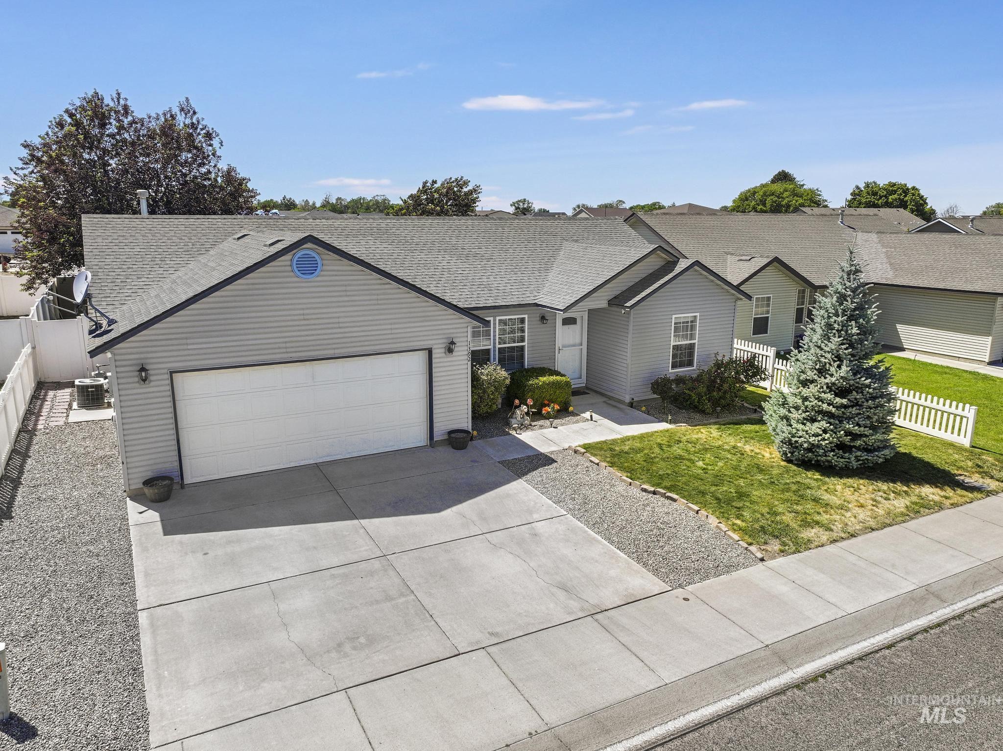 1392 Valencia Avenue, Twin Falls, Idaho 83301, 3 Bedrooms, 2 Bathrooms, Residential For Sale, Price $325,000,MLS 98991512