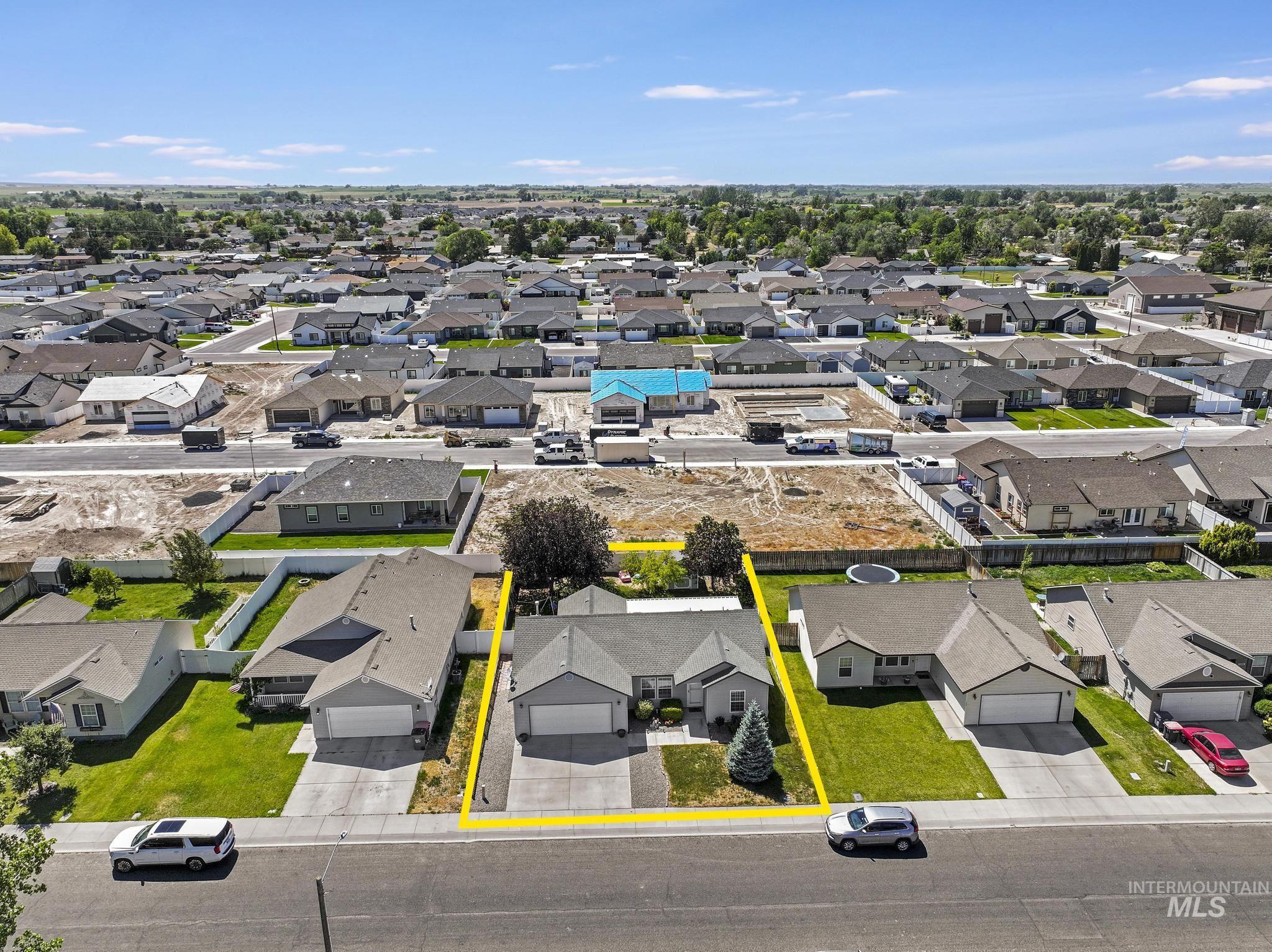 1392 Valencia Avenue, Twin Falls, Idaho 83301, 3 Bedrooms, 2 Bathrooms, Residential For Sale, Price $325,000,MLS 98991512