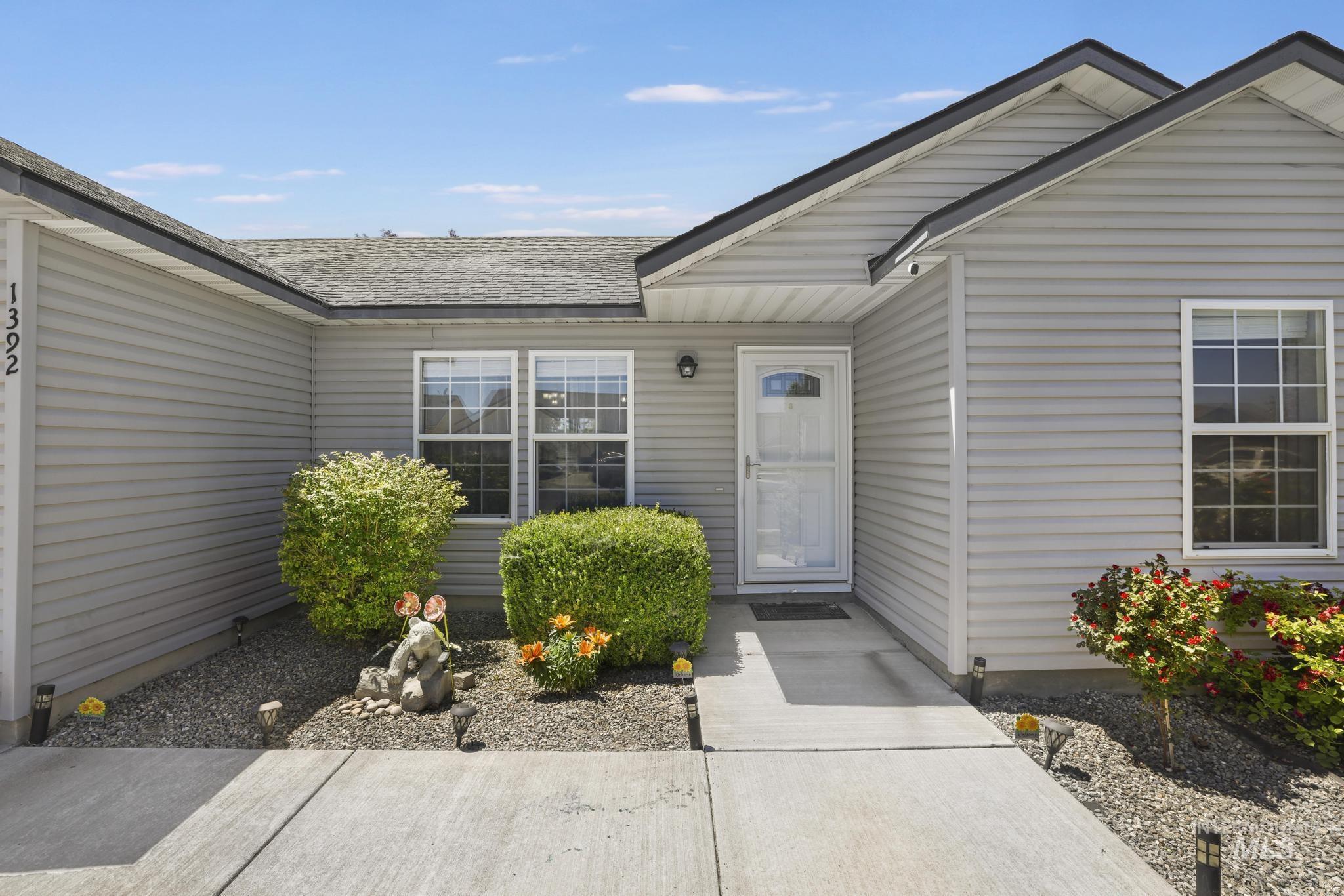 1392 Valencia Avenue, Twin Falls, Idaho 83301, 3 Bedrooms, 2 Bathrooms, Residential For Sale, Price $325,000,MLS 98991512