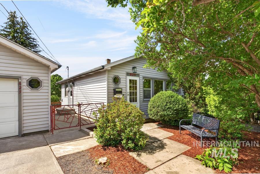 625 E 6th St, Moscow, Idaho 83843, 4 Bedrooms, 2 Bathrooms, Residential For Sale, Price $450,000, 98991513