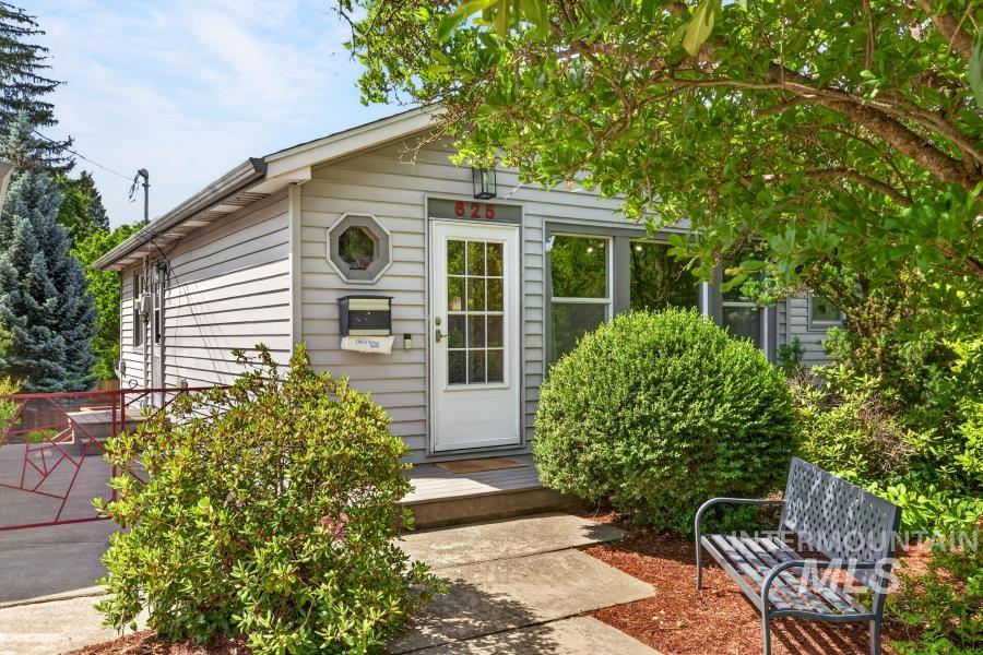 625 E 6th St, Moscow, Idaho 83843, 4 Bedrooms, 2 Bathrooms, Residential For Sale, Price $450,000, 98991513
