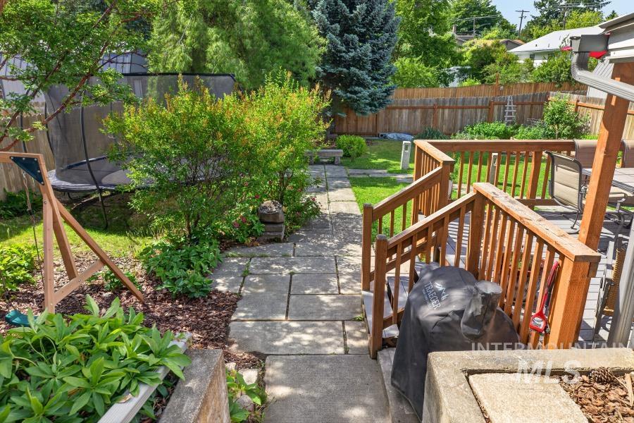 625 E 6th St, Moscow, Idaho 83843, 4 Bedrooms, 2 Bathrooms, Residential For Sale, Price $450,000, 98991513