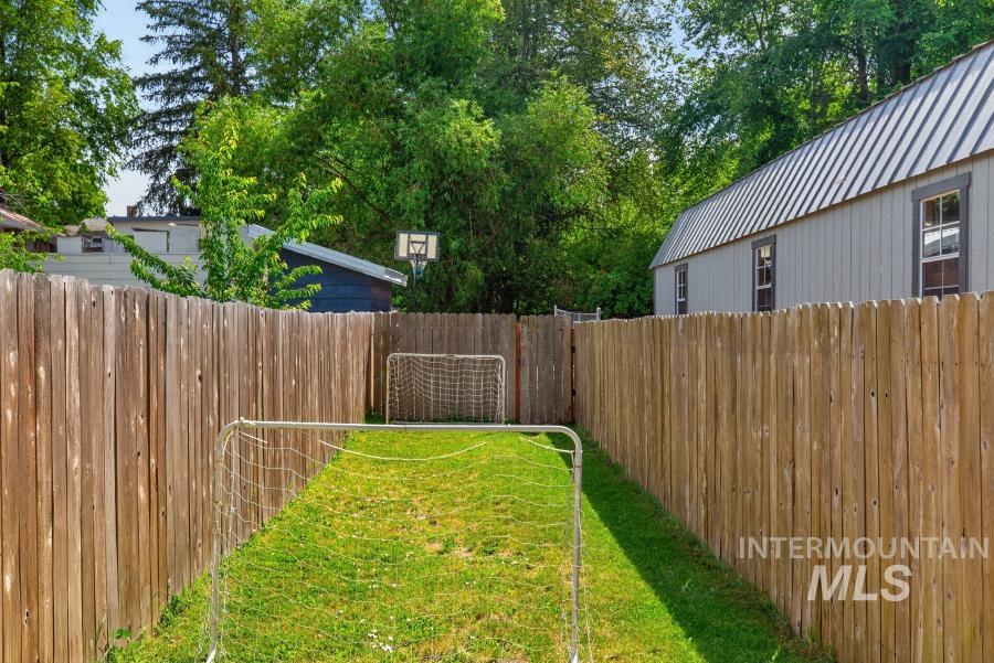 625 E 6th St, Moscow, Idaho 83843, 4 Bedrooms, 2 Bathrooms, Residential For Sale, Price $450,000, 98991513