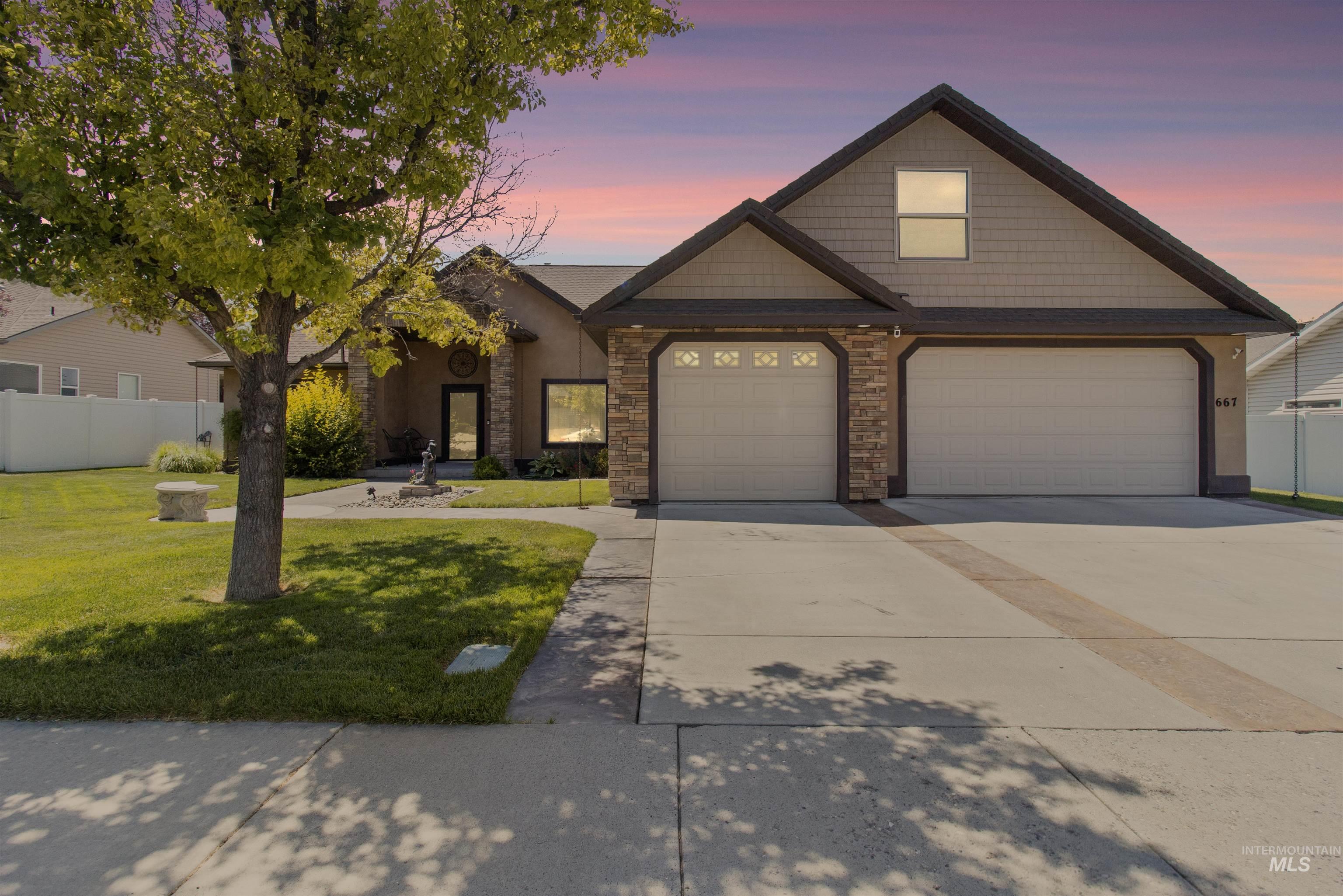 667 Sunfire Drive, Twin Falls, Idaho 83301, 4 Bedrooms, 2.5 Bathrooms, Residential For Sale, Price $785,000,MLS 98991514