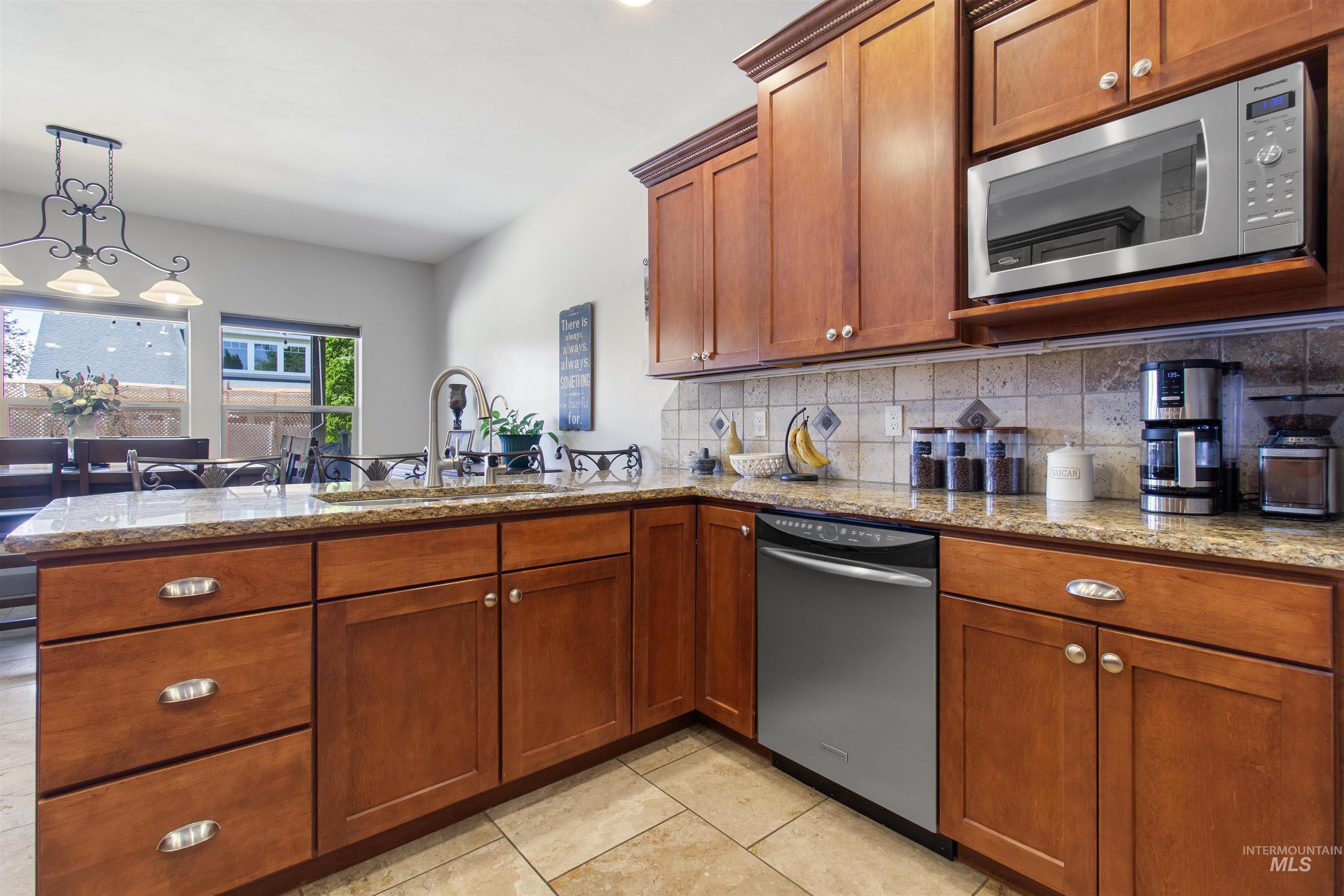667 Sunfire Drive, Twin Falls, Idaho 83301, 4 Bedrooms, 2.5 Bathrooms, Residential For Sale, Price $785,000, 98991514