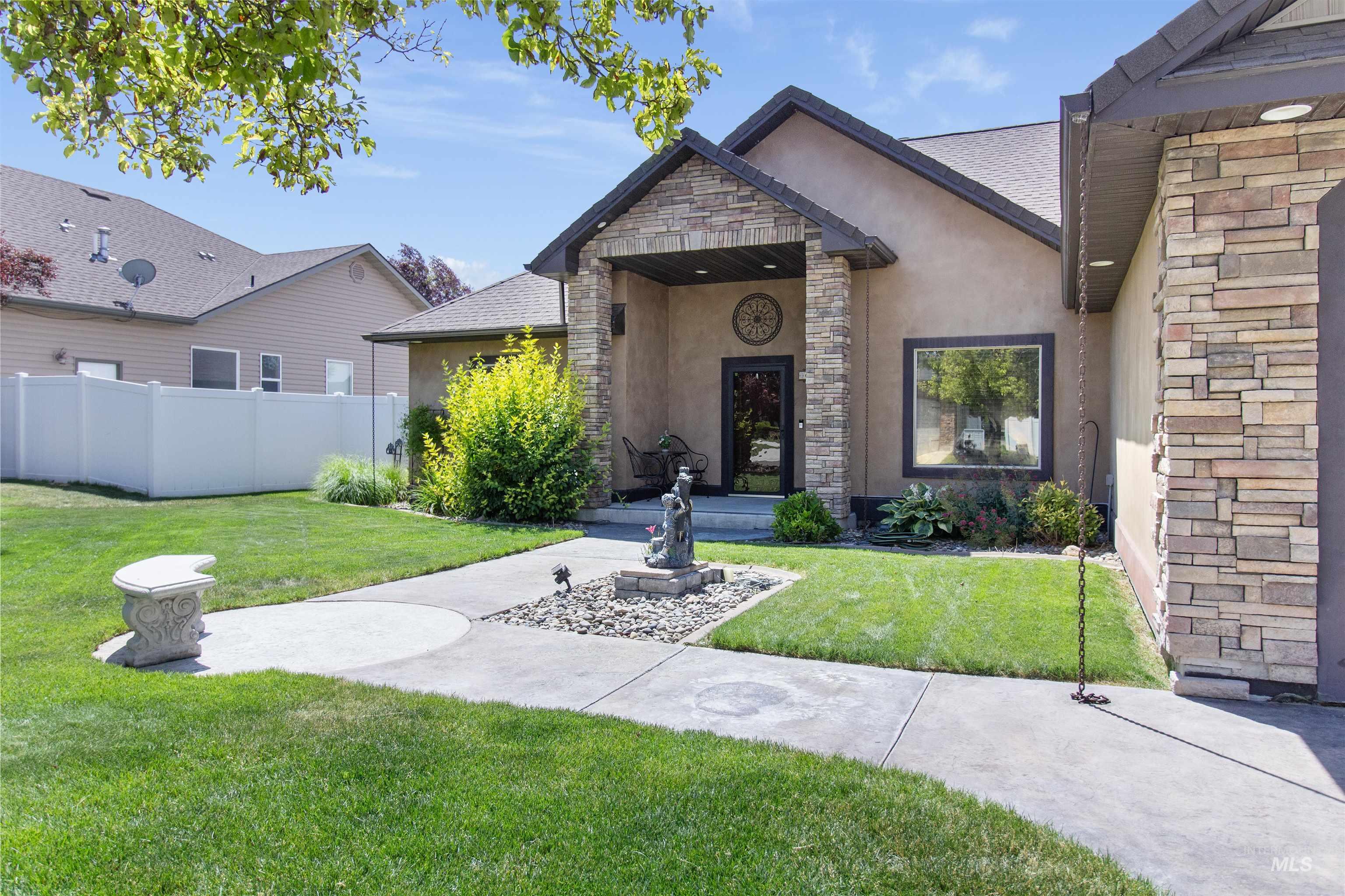667 Sunfire Drive, Twin Falls, Idaho 83301, 4 Bedrooms, 2.5 Bathrooms, Residential For Sale, Price $785,000, 98991514