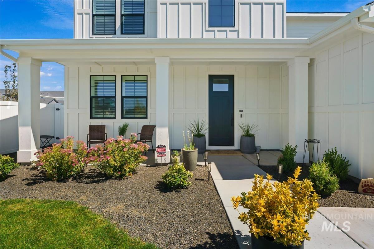1428 W Giantsbane Dr, Meridian, Idaho 83642, 3 Bedrooms, 2.5 Bathrooms, Residential For Sale, Price $599,000, 98991518