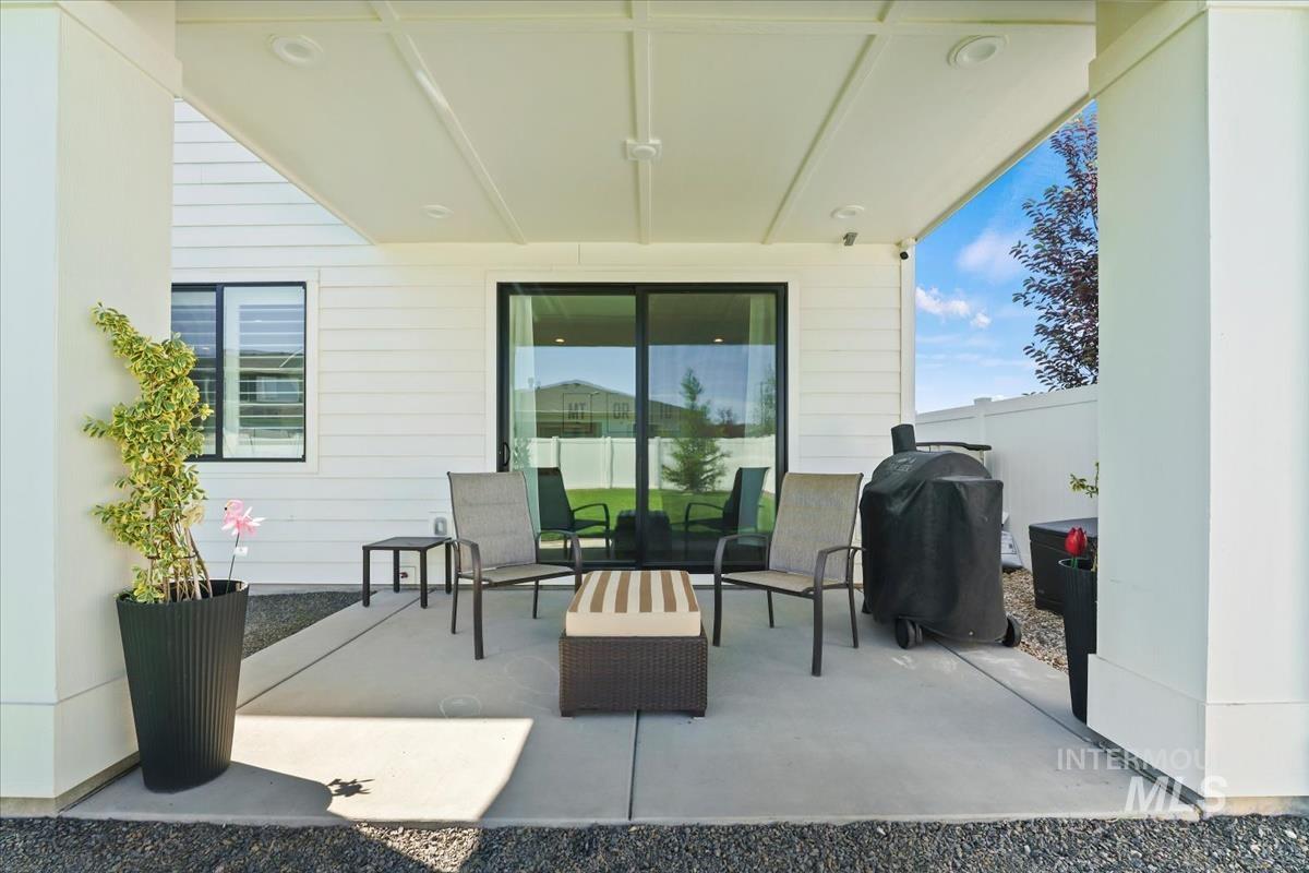 1428 W Giantsbane Dr, Meridian, Idaho 83642, 3 Bedrooms, 2.5 Bathrooms, Residential For Sale, Price $599,000, 98991518