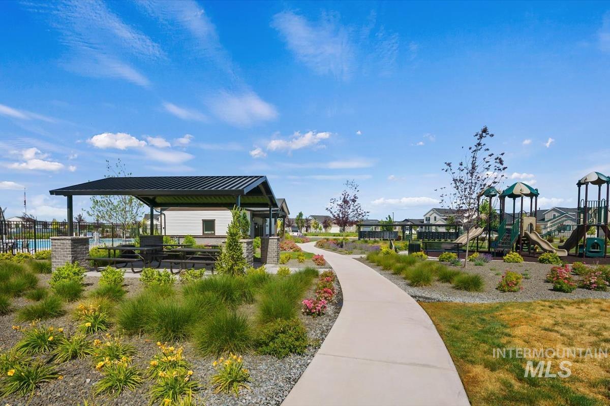 1428 W Giantsbane Dr, Meridian, Idaho 83642, 3 Bedrooms, 2.5 Bathrooms, Residential For Sale, Price $599,000, 98991518