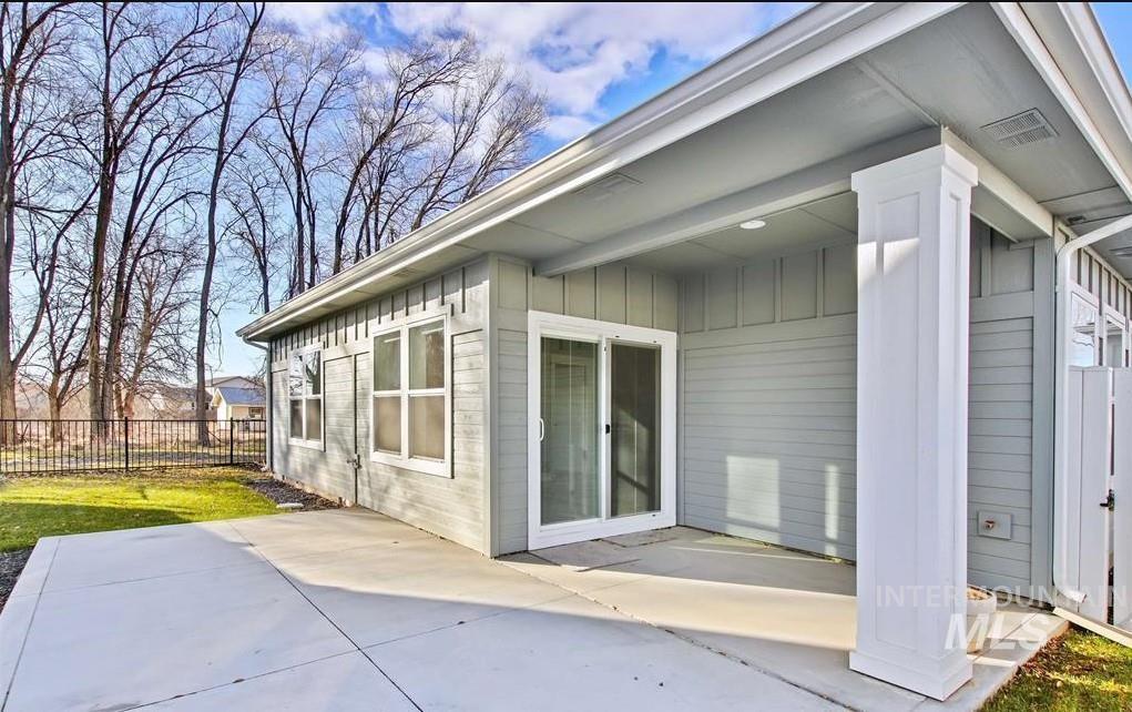 626 S Spoonbill Ave, Meridian, Idaho 83642, 3 Bedrooms, 2 Bathrooms, Residential For Sale, Price $474,500, 98991519