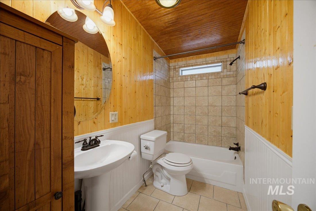 230 Blue Jay Dr., McCall, Idaho 83638, 3 Bedrooms, 2 Bathrooms, Residential For Sale, Price $399,000, 98991520