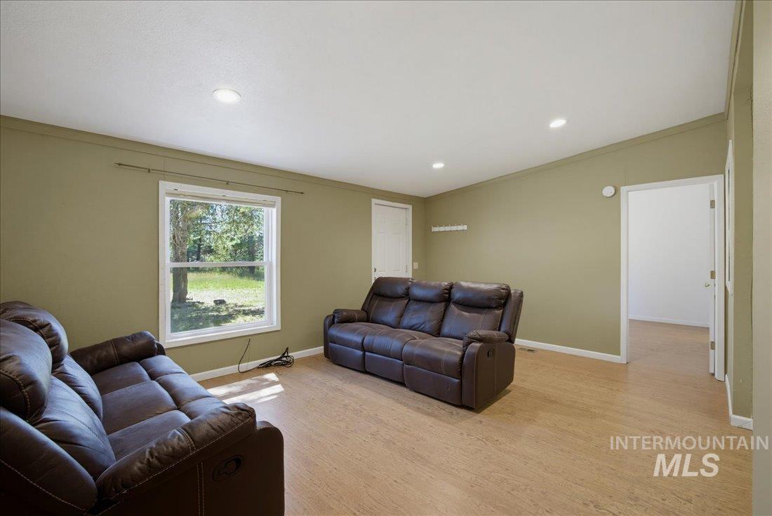 230 Blue Jay Dr., McCall, Idaho 83638, 3 Bedrooms, 2 Bathrooms, Residential For Sale, Price $399,000, 98991520